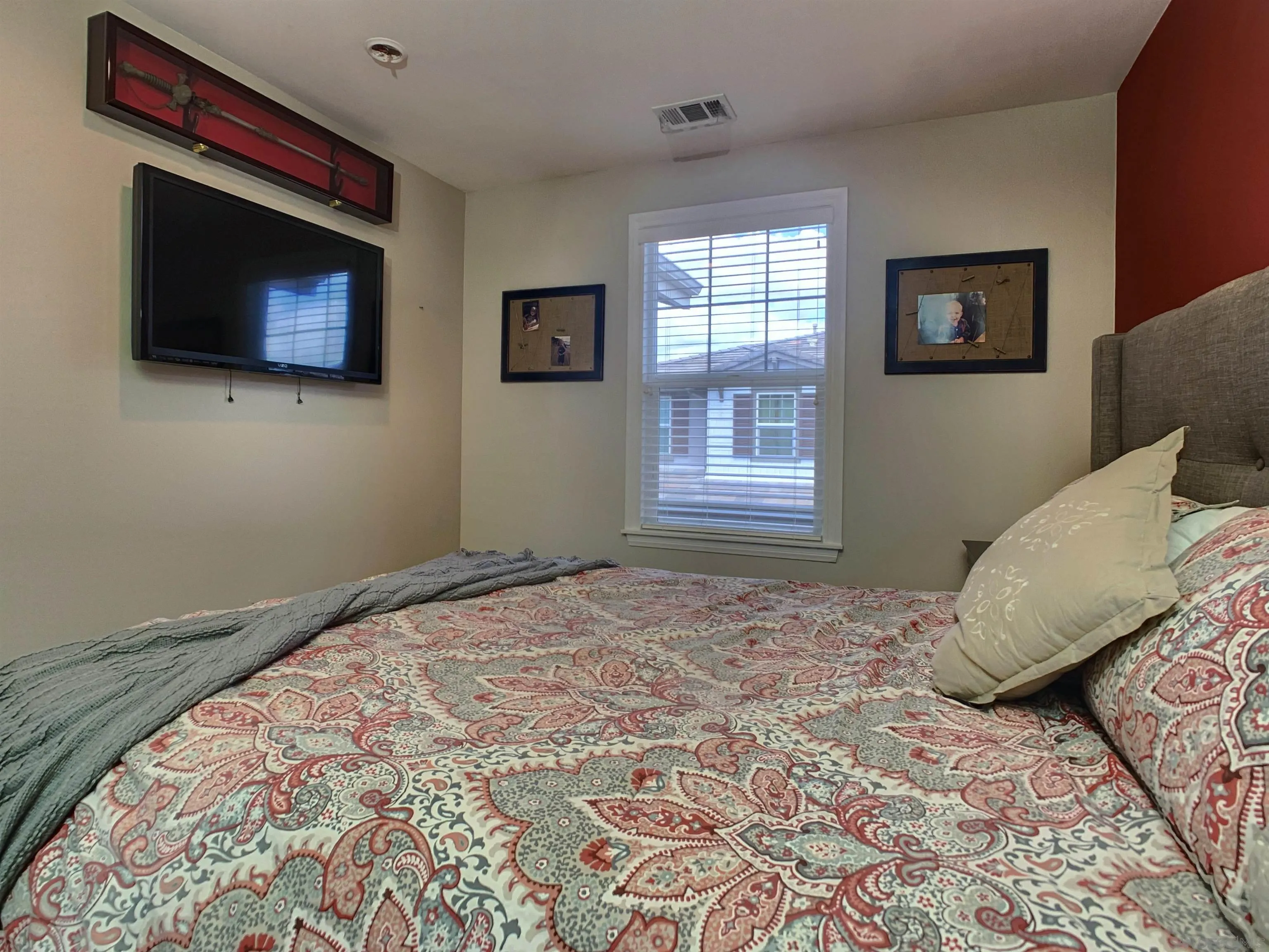 https://cdn.realtyfeed.com/cdn/127/260010893/70c8dadf4ce06cfae3721fc91c6db168.webp