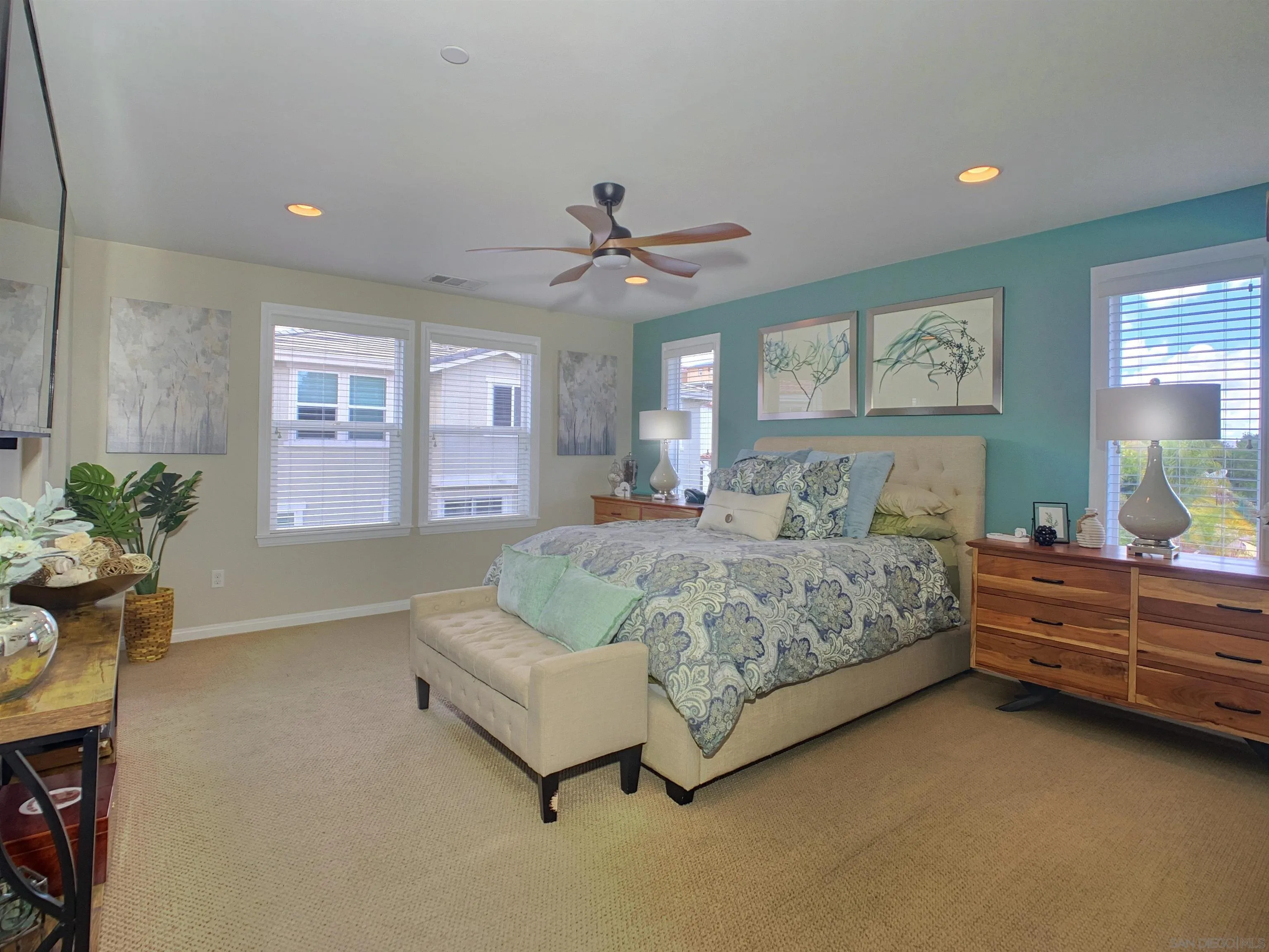 https://cdn.realtyfeed.com/cdn/127/260010893/a91318f102ae9b966472e8774b69cfc0.webp