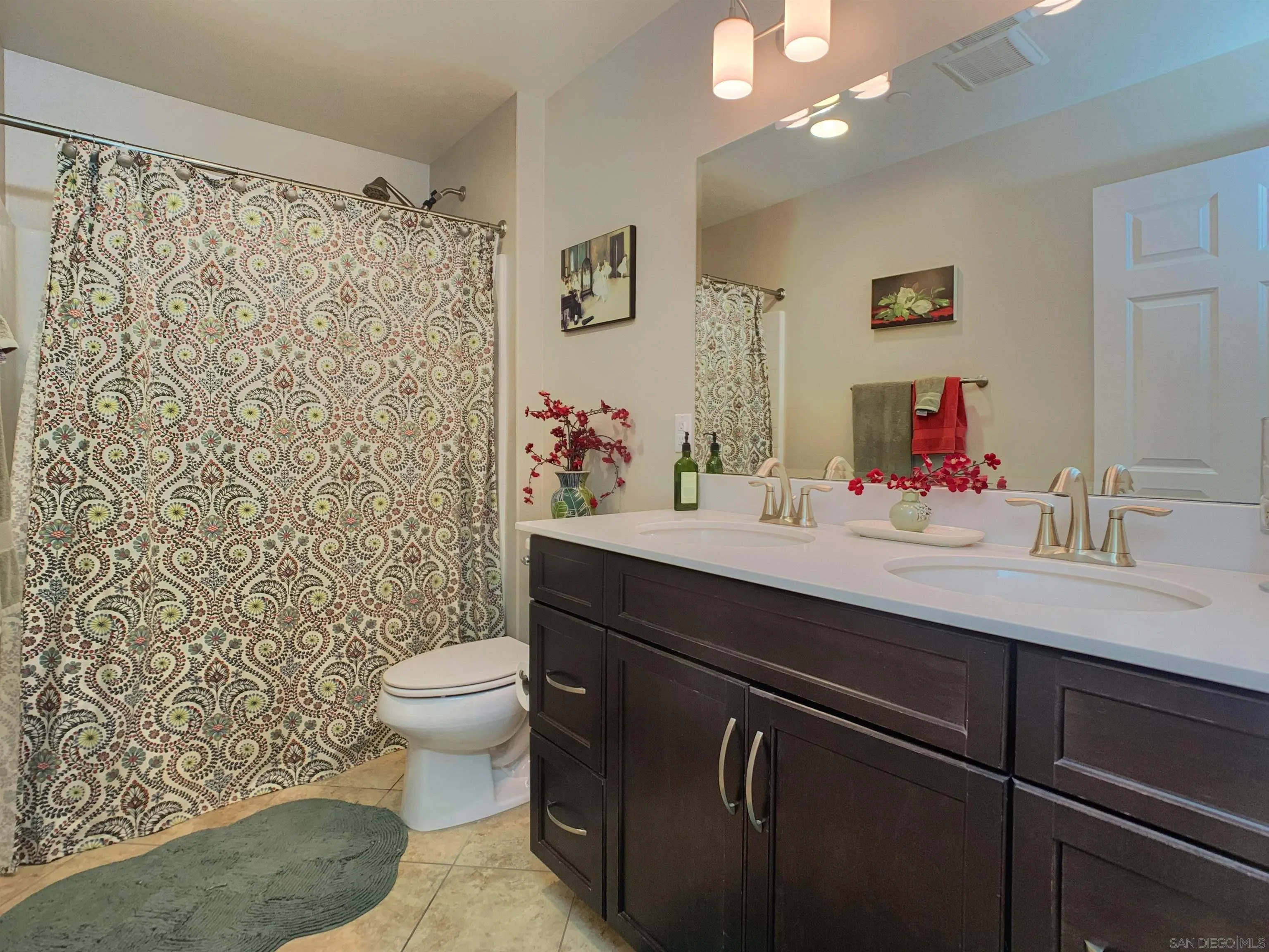 https://cdn.realtyfeed.com/cdn/127/260010893/d03e04180d92bf08a5996fc432307df0.webp