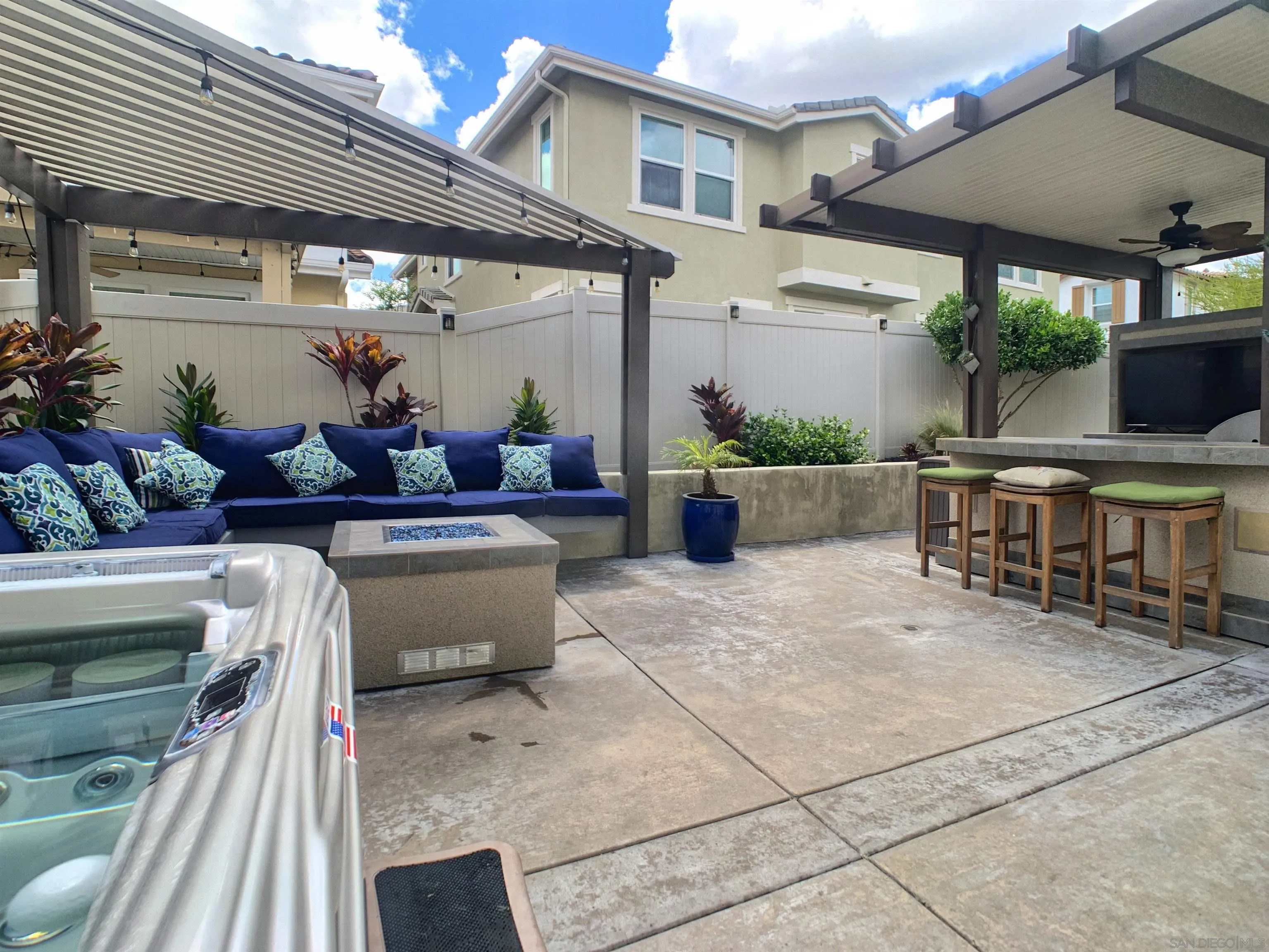 Photo #8: 260010893 Listing: Photo #8