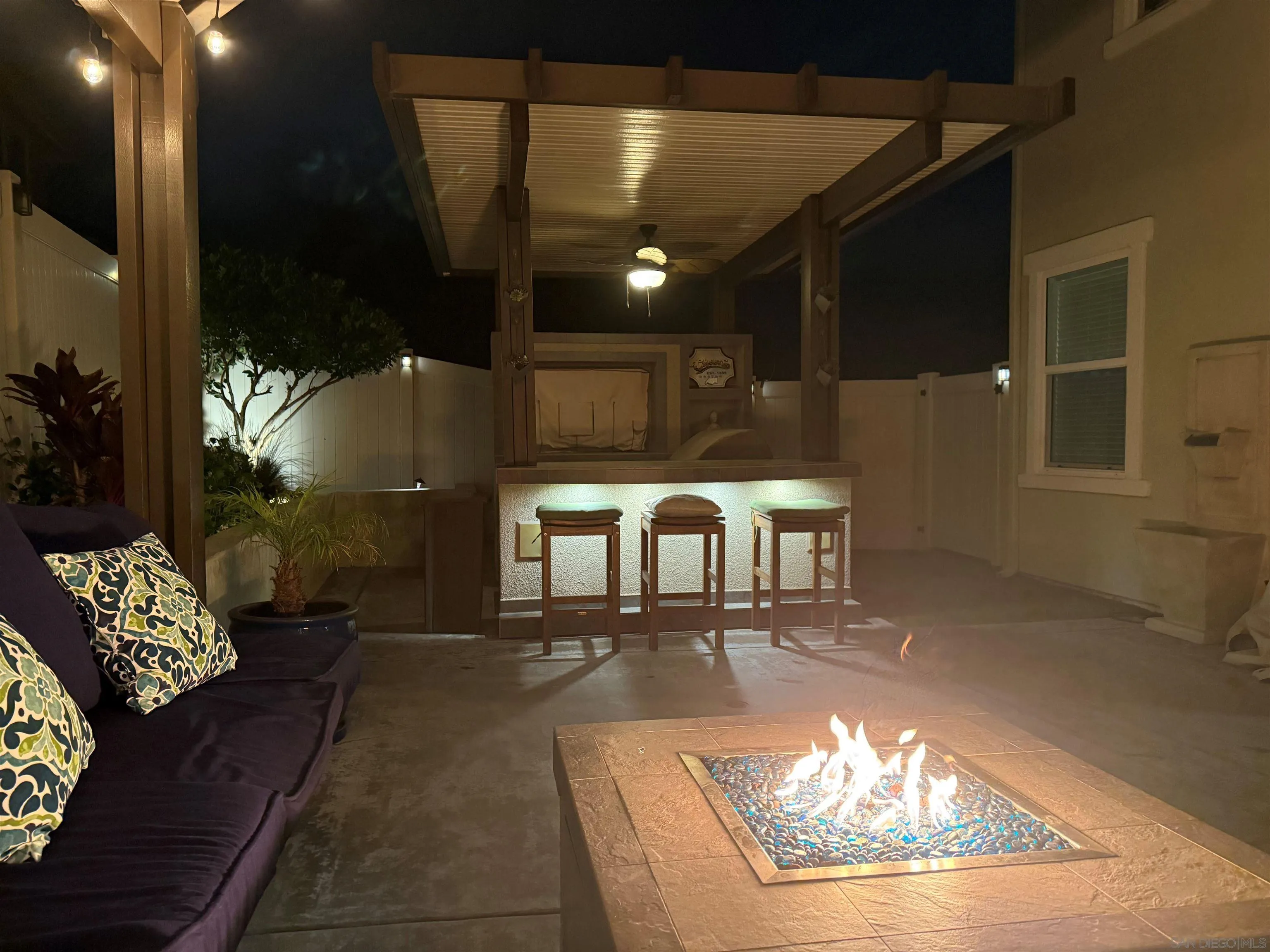 https://cdn.realtyfeed.com/cdn/127/260010893/f4937d0954c90b7223cc6e034a6ac12f.webp