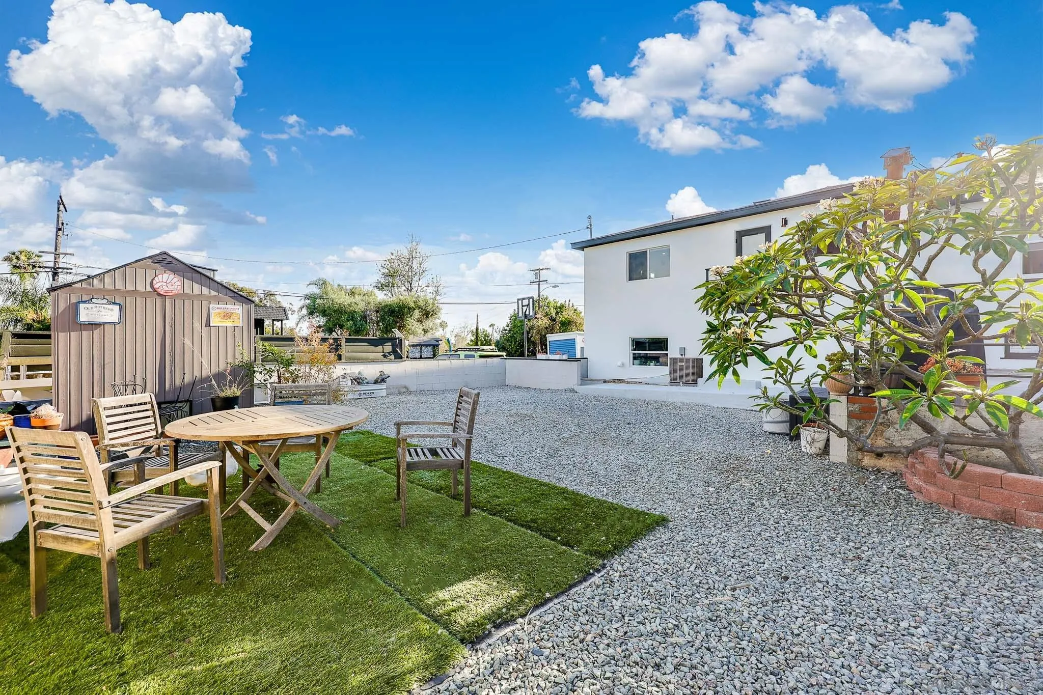 https://cdn.realtyfeed.com/cdn/127/260010895/0663700ed005a8c2f4936f7332ac4d83.webp