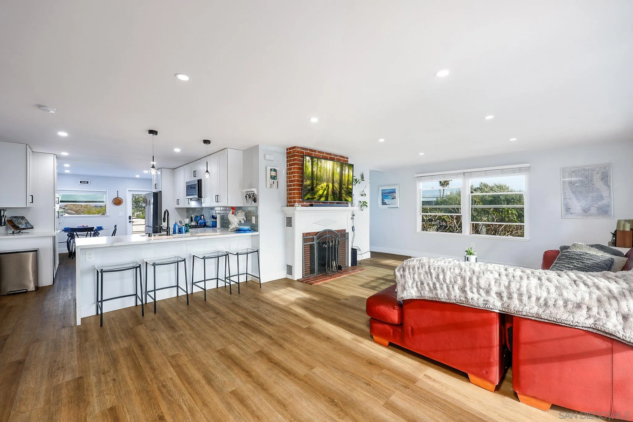 https://cdn.realtyfeed.com/cdn/127/260010895/25f3c34c53df0ee7d19f6c509109286a.webp