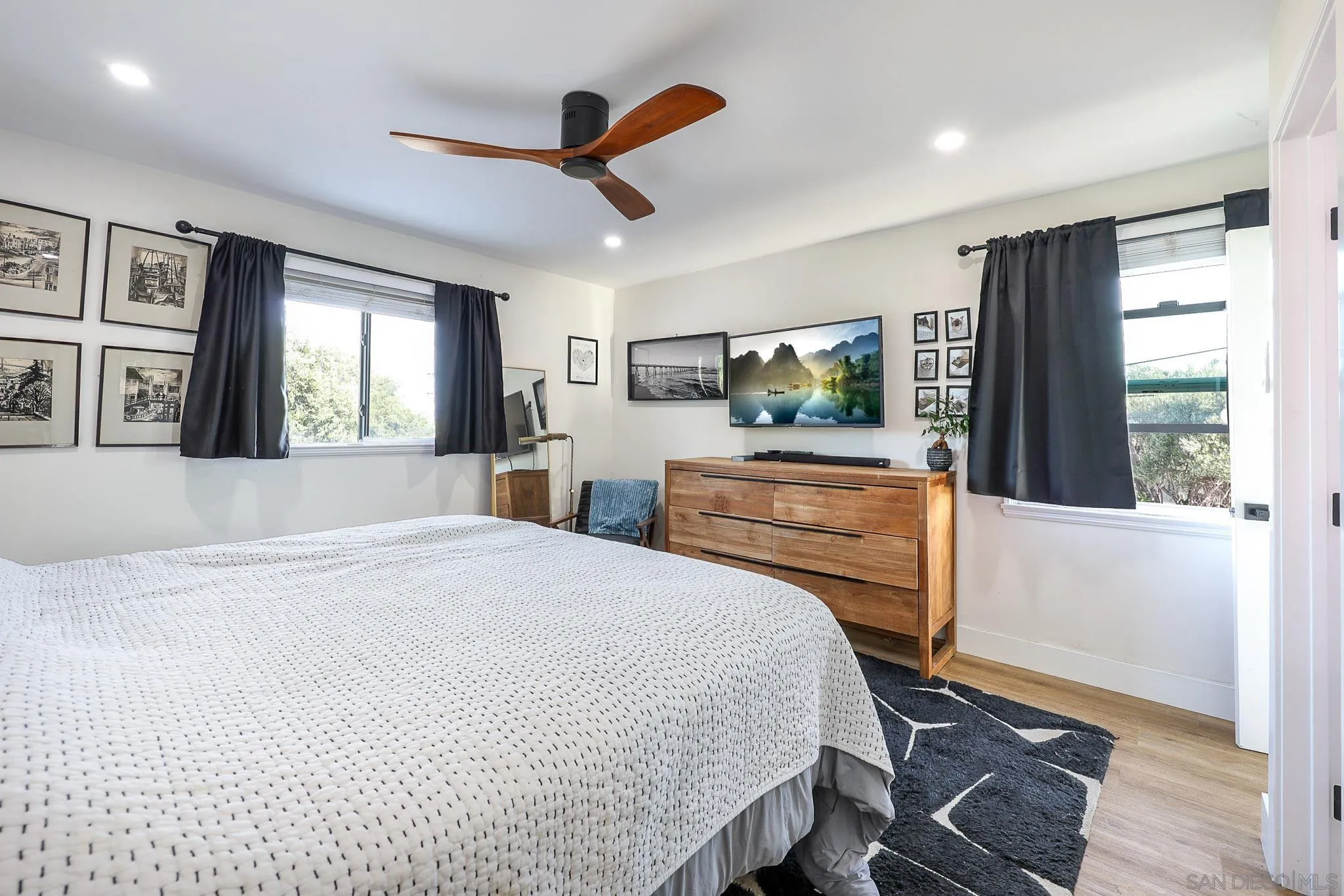 https://cdn.realtyfeed.com/cdn/127/260010895/6e7be44acb98d14d2688daba54aa9e9c.webp