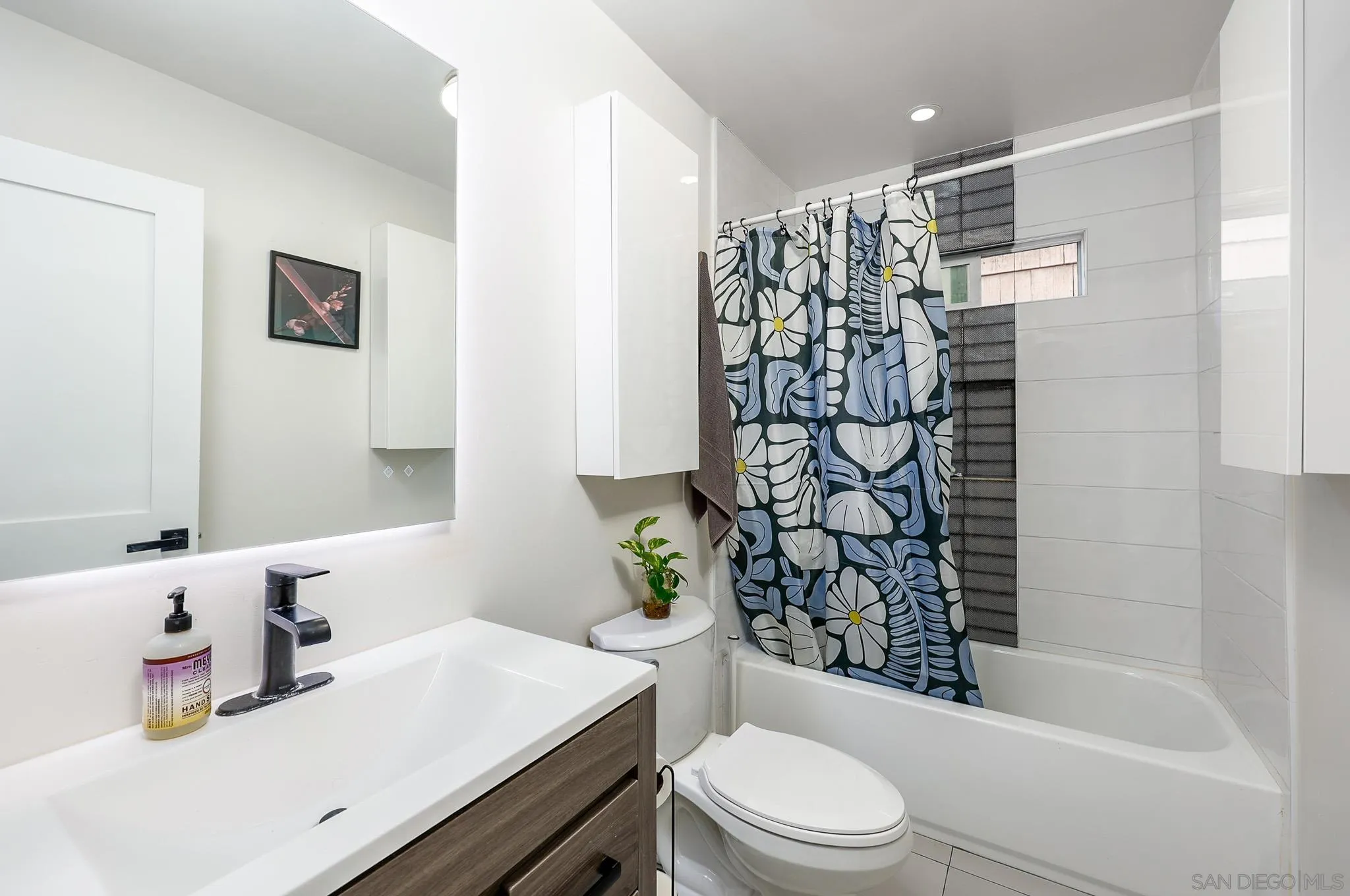 https://cdn.realtyfeed.com/cdn/127/260010895/8c45b0d02a1fcec704ec151c7668f87a.webp