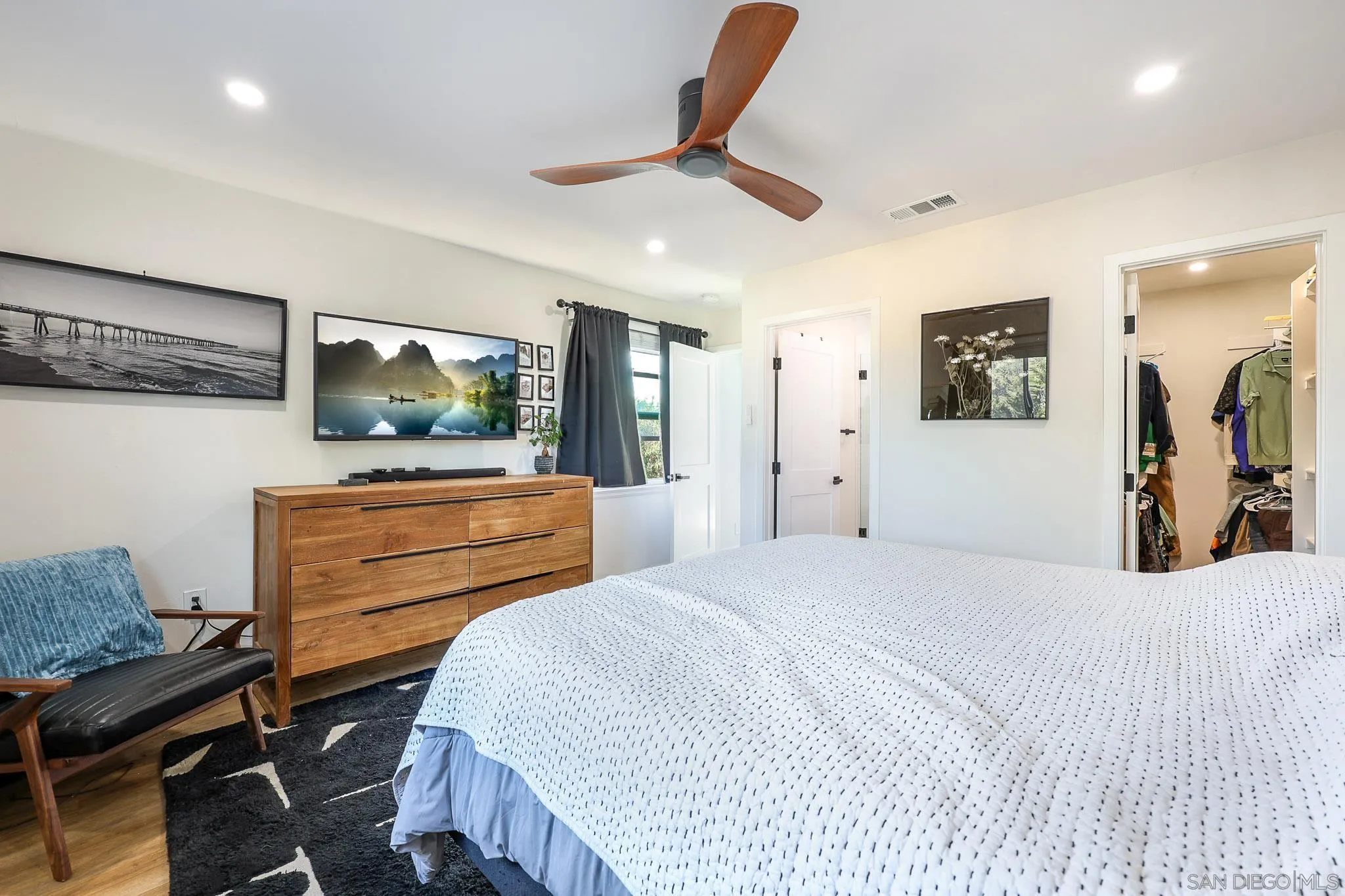 https://cdn.realtyfeed.com/cdn/127/260010895/9f187e730dab25674a2a8fcd5c35cb32.webp