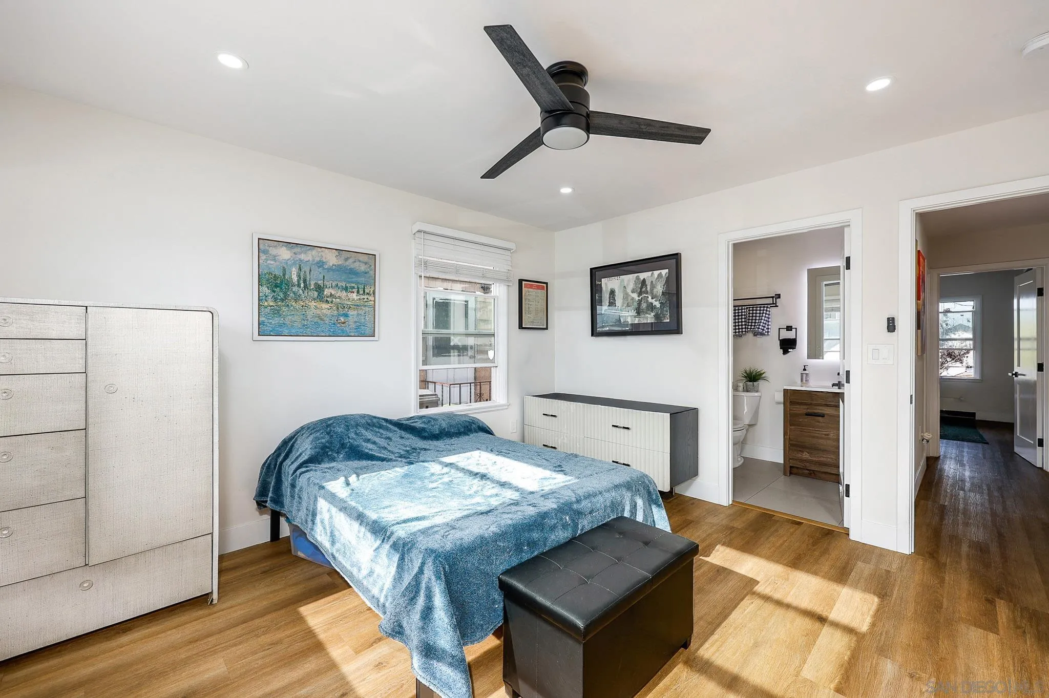 https://cdn.realtyfeed.com/cdn/127/260010895/e4924f5022c7281223cb596db73017fb.webp