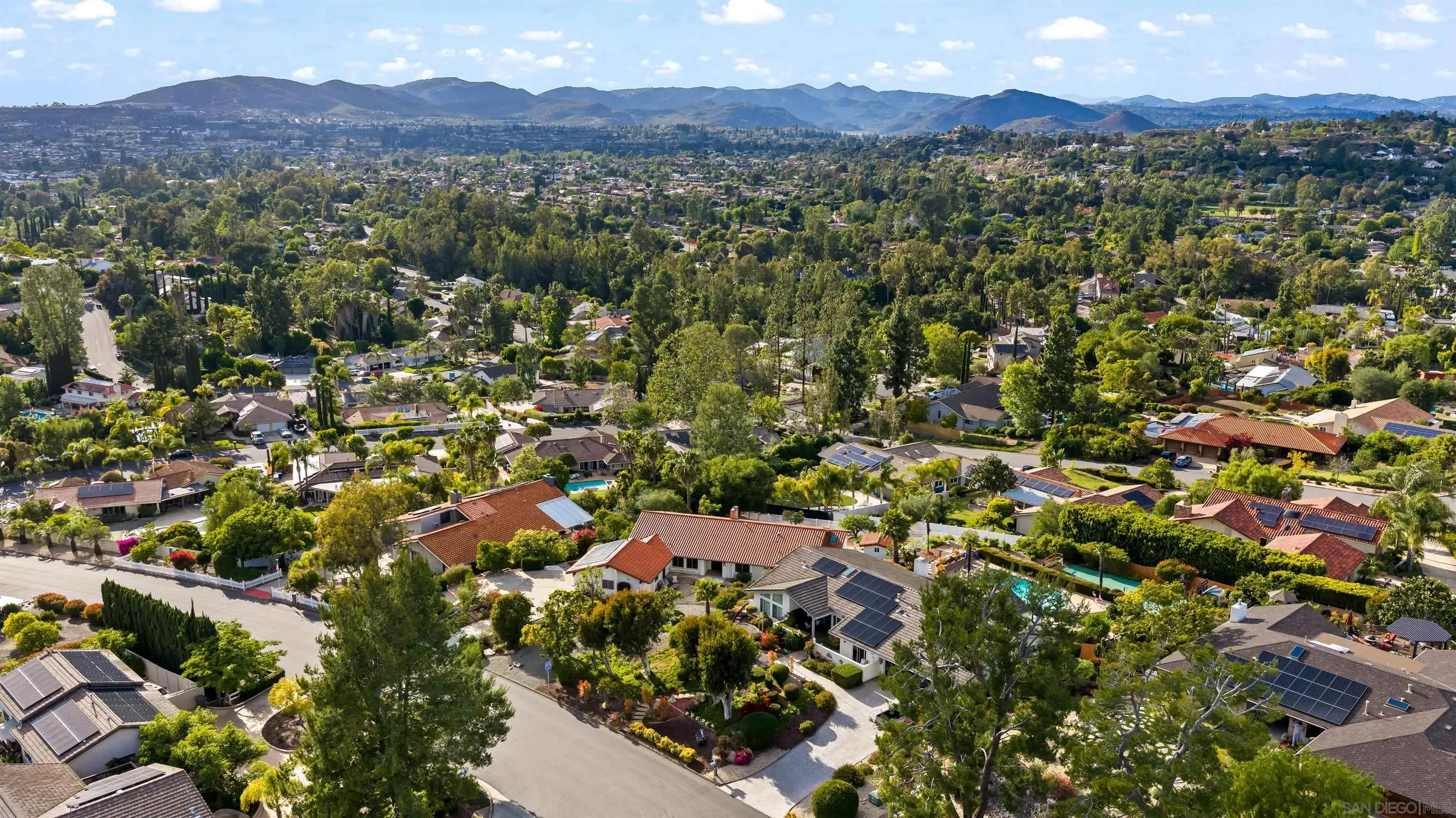 https://cdn.realtyfeed.com/cdn/127/260010896/2ed9bda3a9c0f5ed09c44ee63ba2b12b.webp