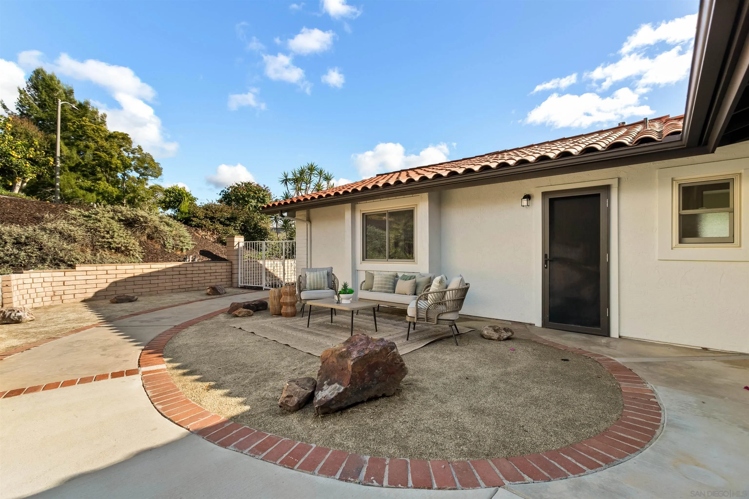 https://cdn.realtyfeed.com/cdn/127/260010896/38fb1d43c1f20e54408e4beaa76b27e4.webp
