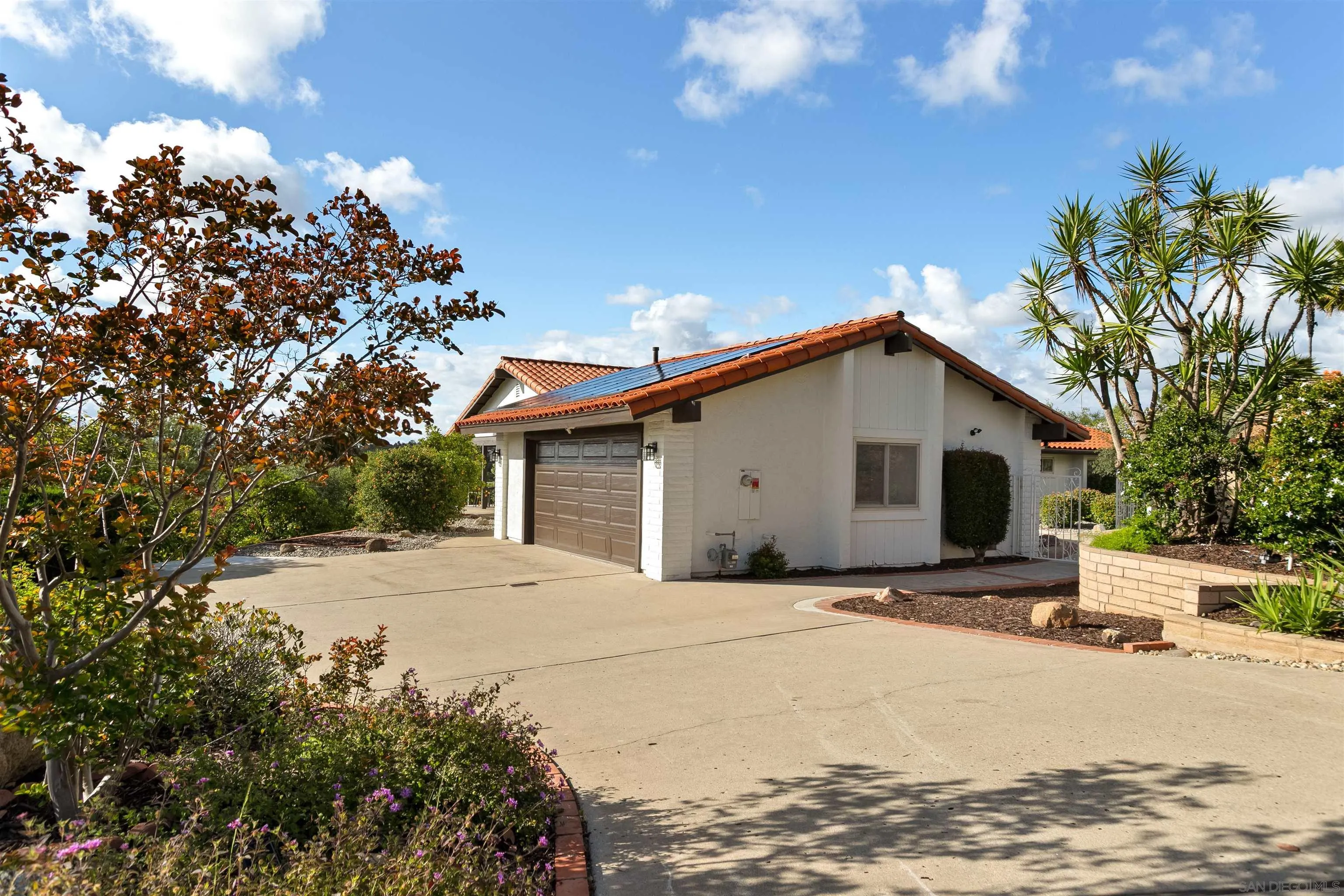 https://cdn.realtyfeed.com/cdn/127/260010896/48c686bbf8a602350af6063ad4eb0745.webp