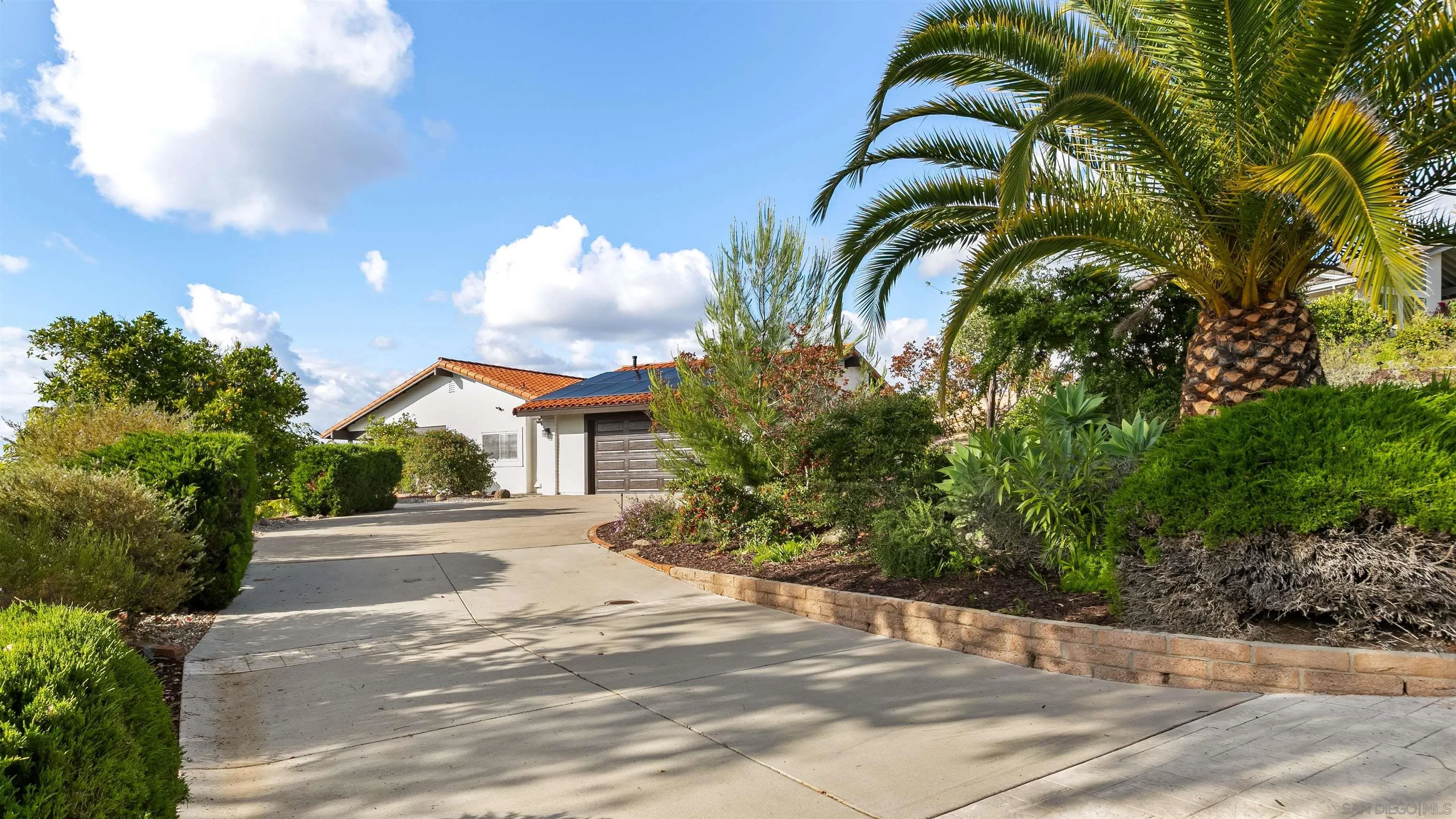 https://cdn.realtyfeed.com/cdn/127/260010896/60b7980dafb83418b197f4e9dca1b578.webp