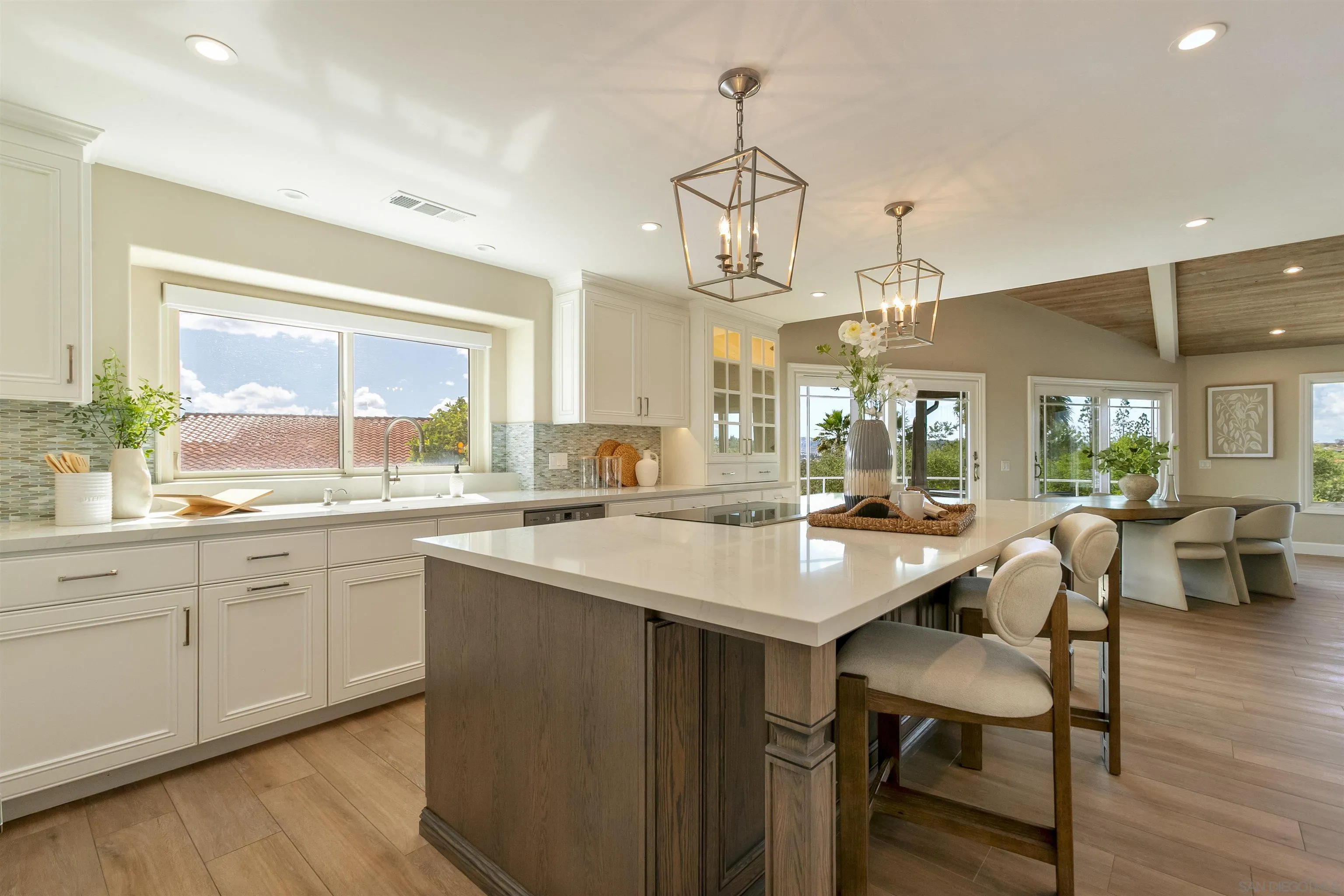 https://cdn.realtyfeed.com/cdn/127/260010896/7b7d10d5edd671a42a459f43cacde9c3.webp