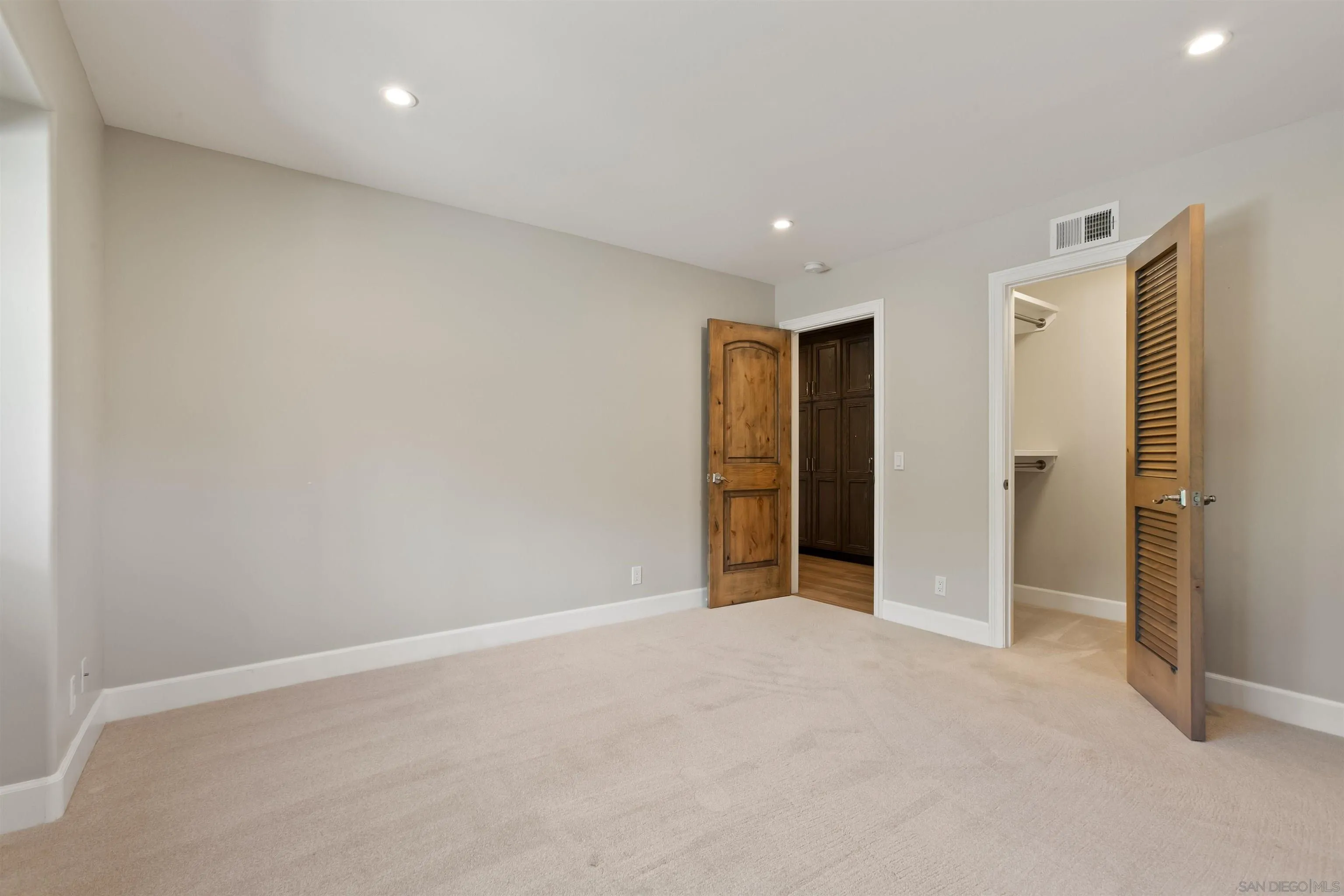 https://cdn.realtyfeed.com/cdn/127/260010896/7e5ff82b11fa5eece0e01f3deb5b976c.webp
