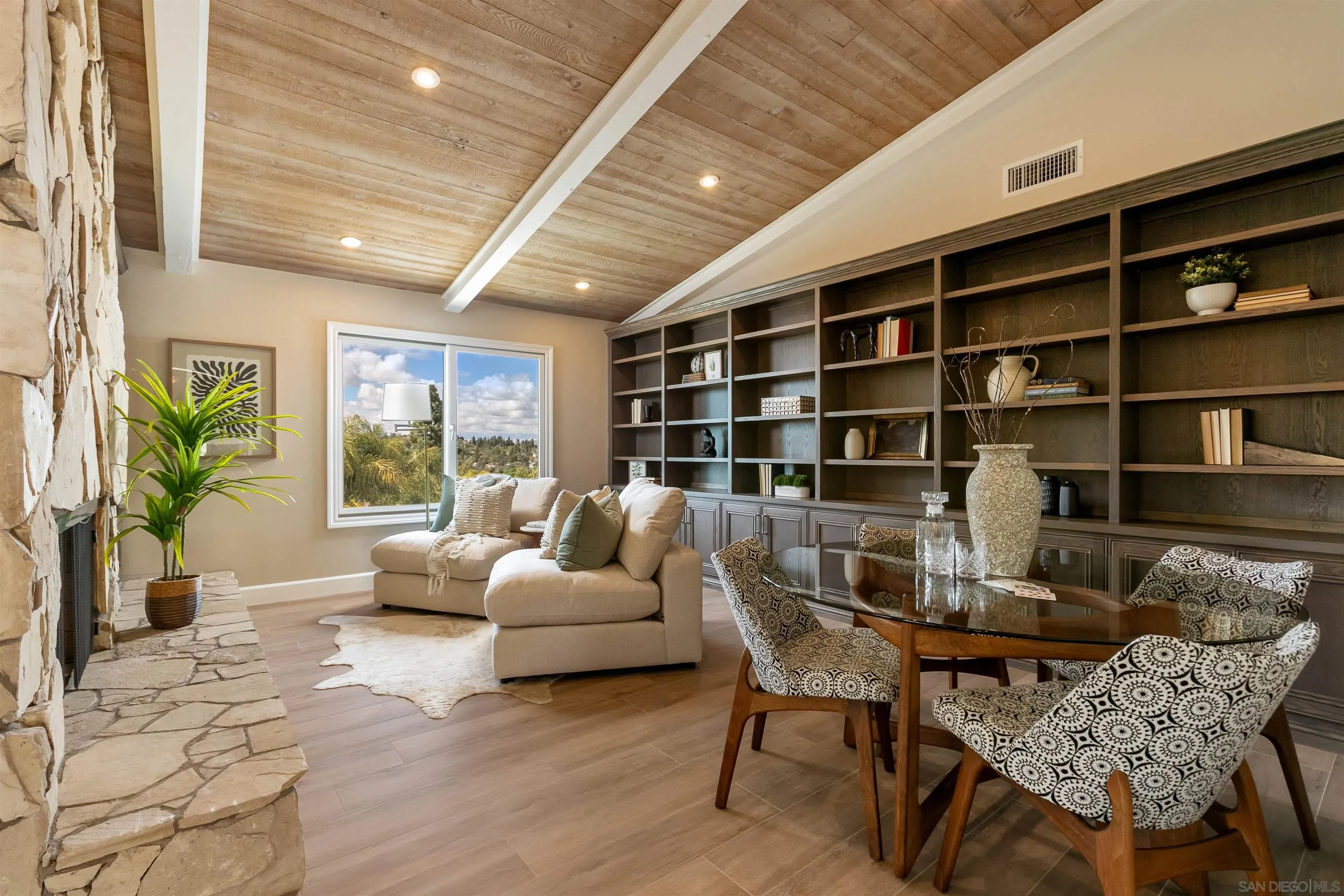 https://cdn.realtyfeed.com/cdn/127/260010896/86d5bc2f811b2f4997619b8c0598dc69.webp