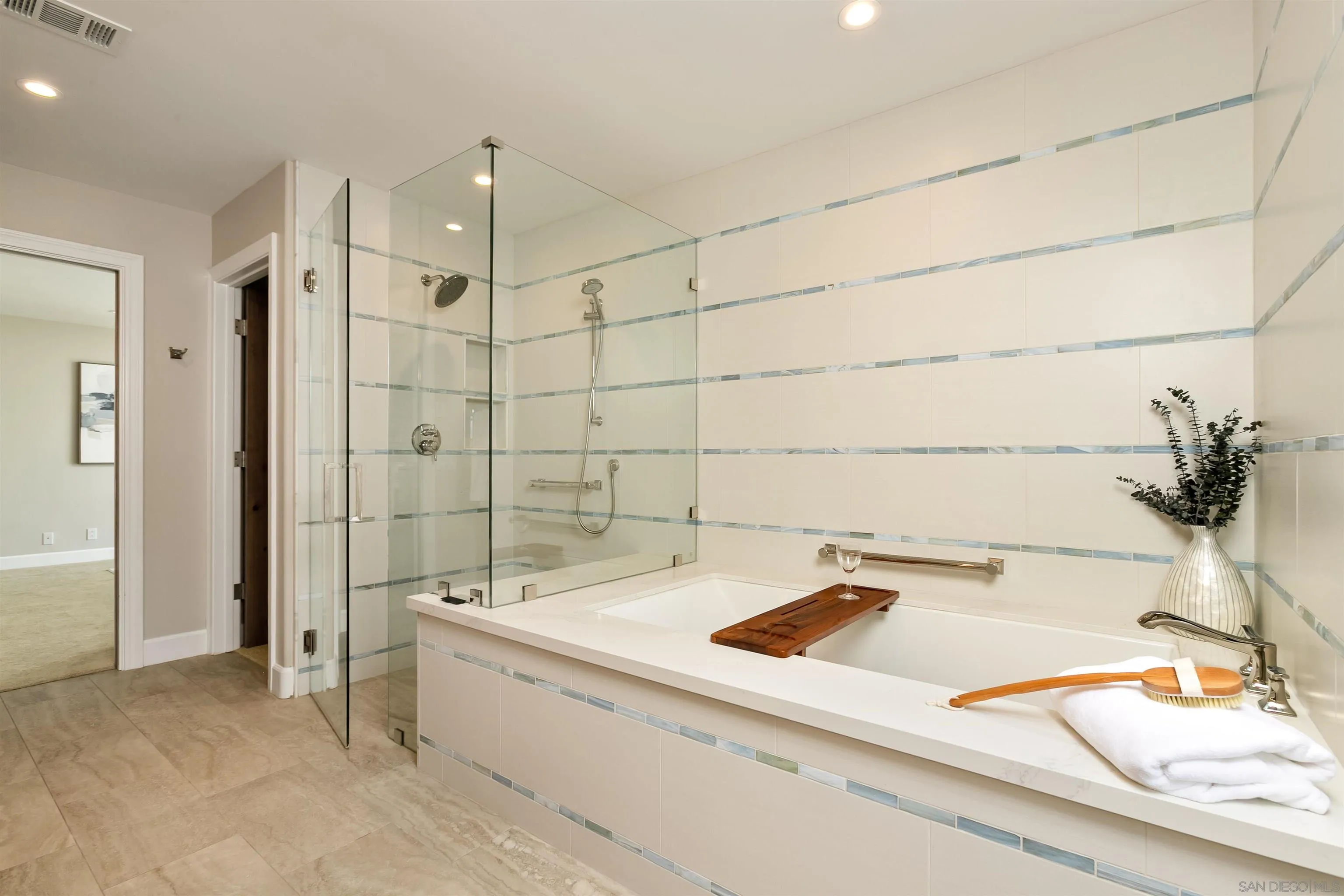 https://cdn.realtyfeed.com/cdn/127/260010896/91d8361794f441f092ffce25c9de49fc.webp