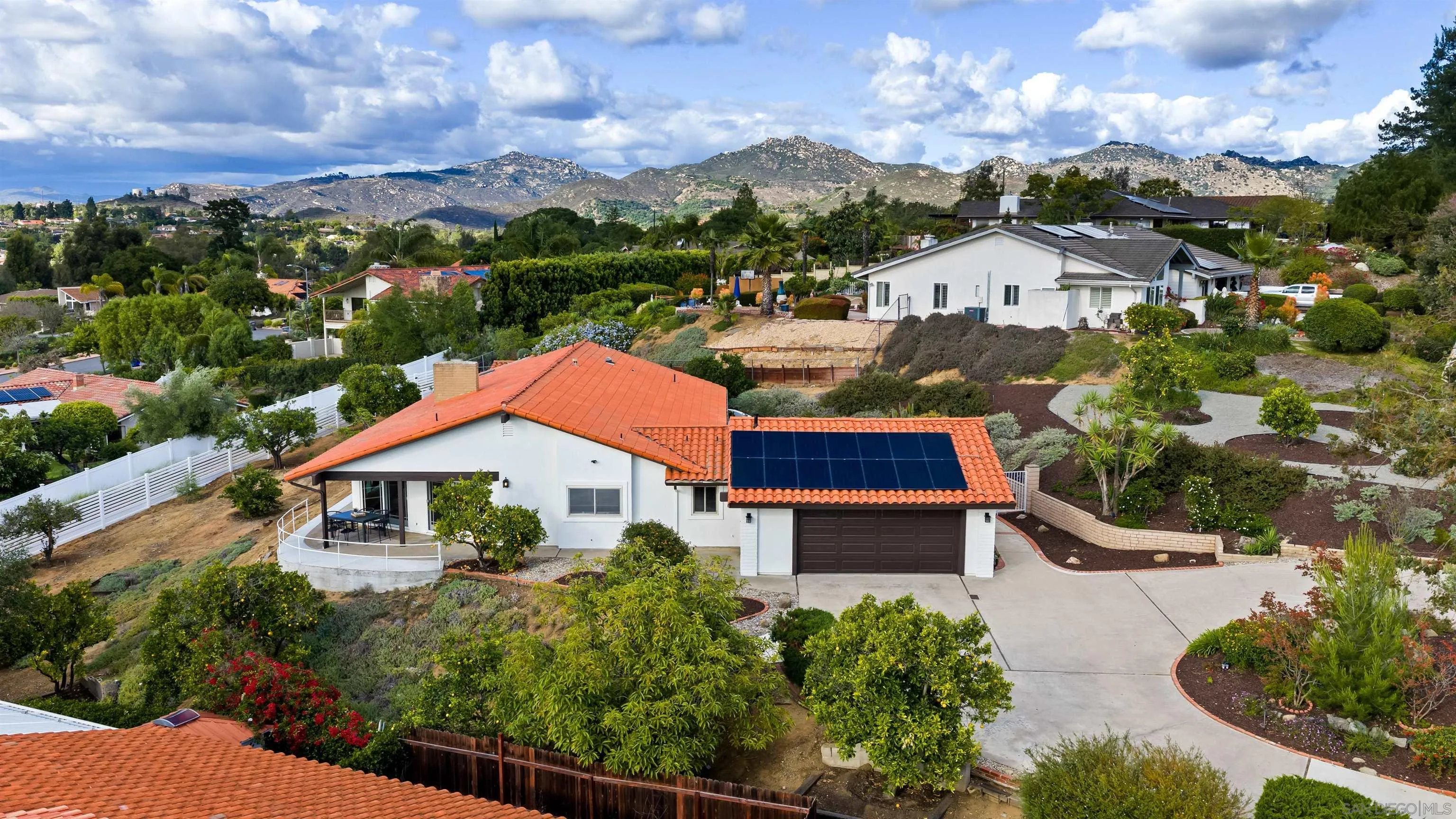 https://cdn.realtyfeed.com/cdn/127/260010896/92ab365d589dc1ecca83417e5d0eb3e5.webp