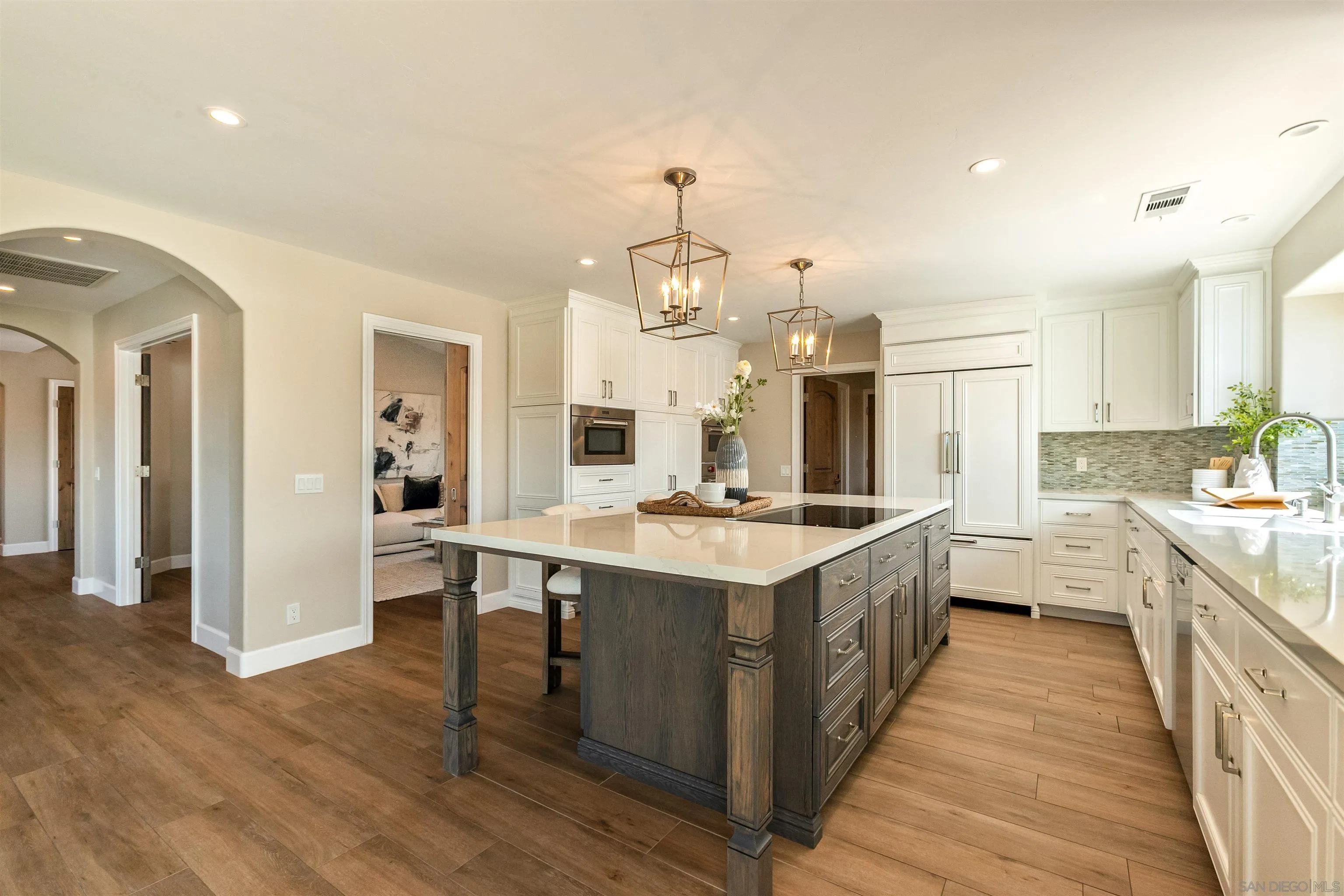 https://cdn.realtyfeed.com/cdn/127/260010896/9cff404bd35a98b13b770caaa509453c.webp