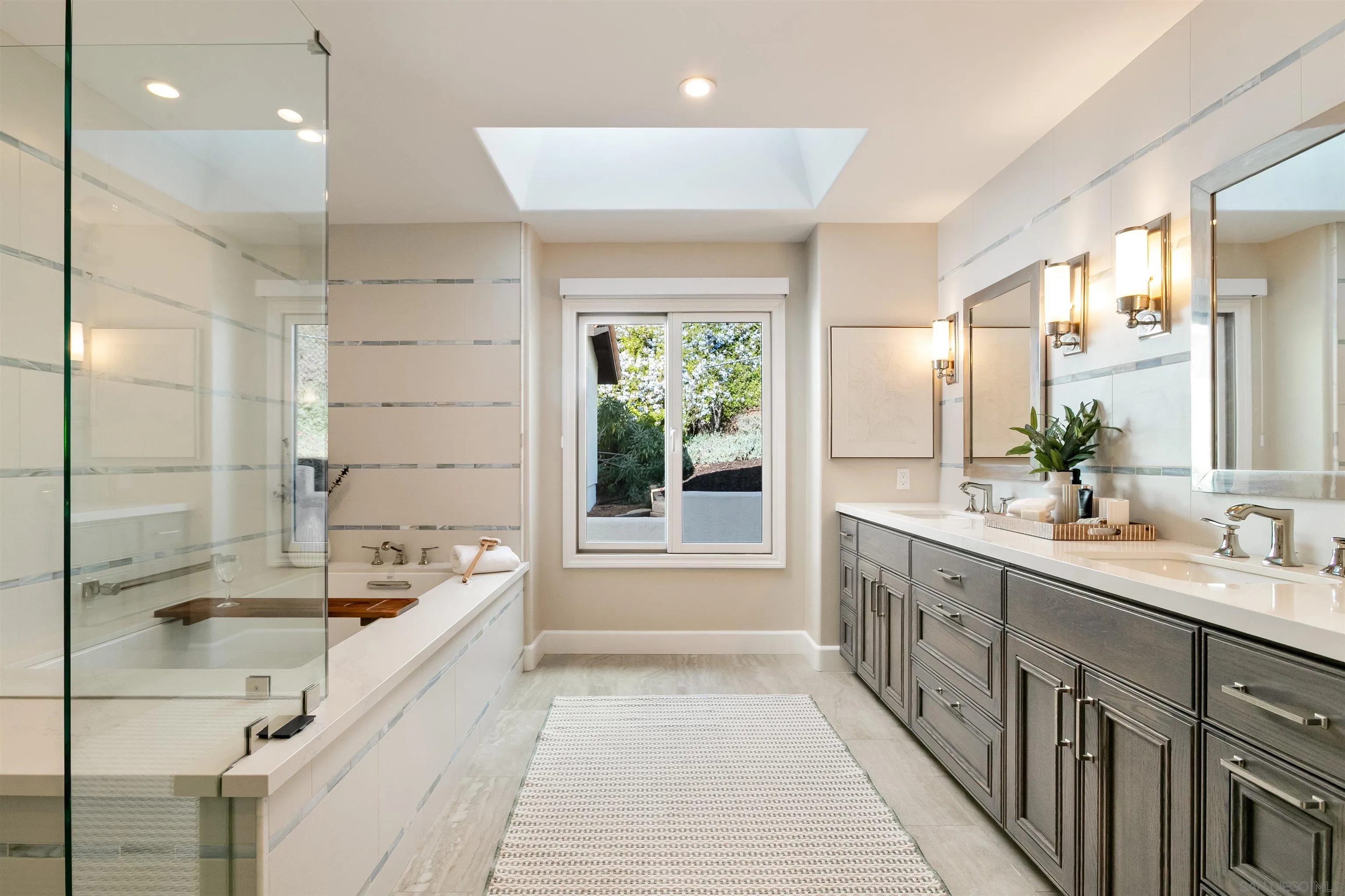 https://cdn.realtyfeed.com/cdn/127/260010896/bc570566827842f70bb2cfa54b186452.webp