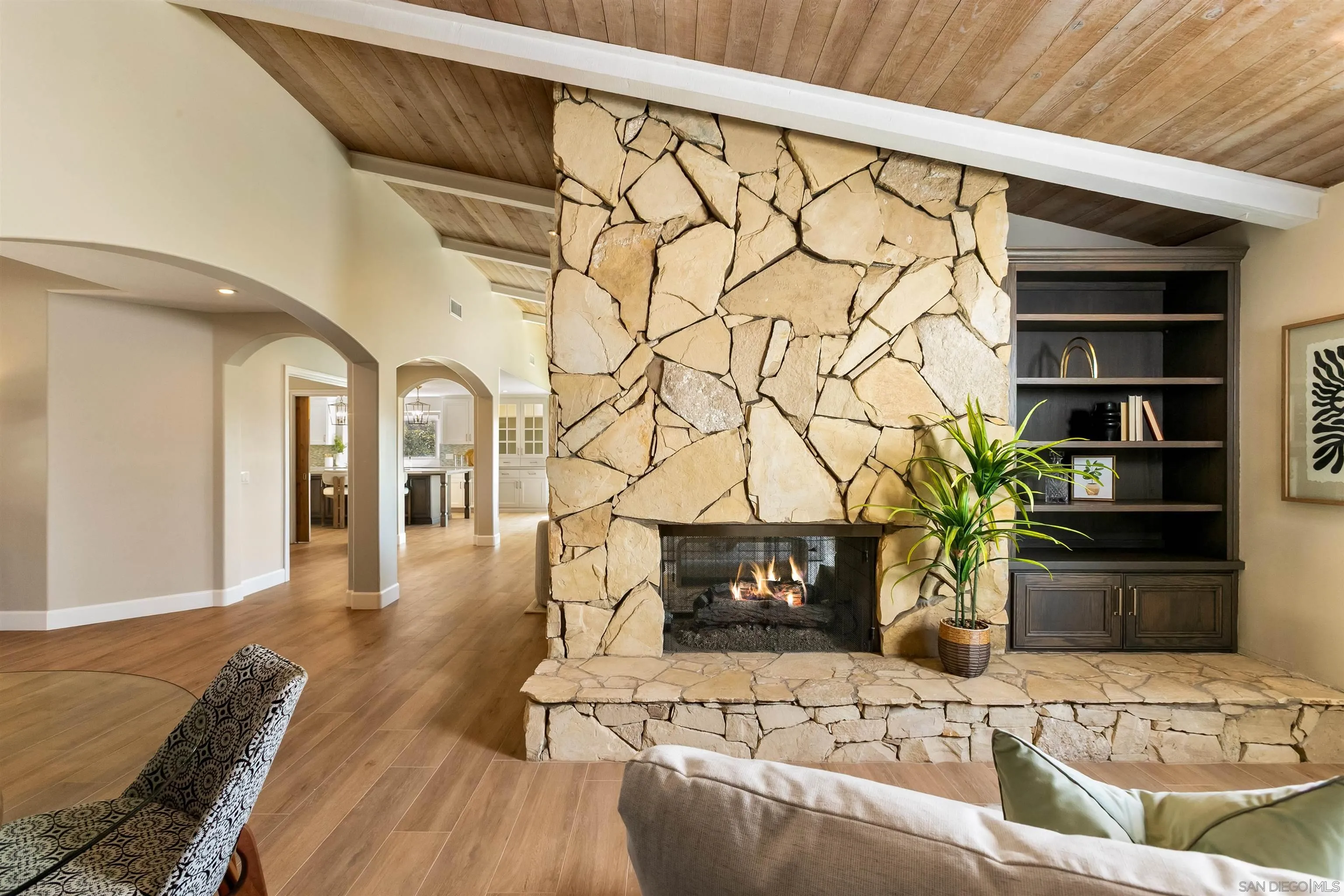 https://cdn.realtyfeed.com/cdn/127/260010896/bee0c72f1c5adcc503e9aae5038be045.webp
