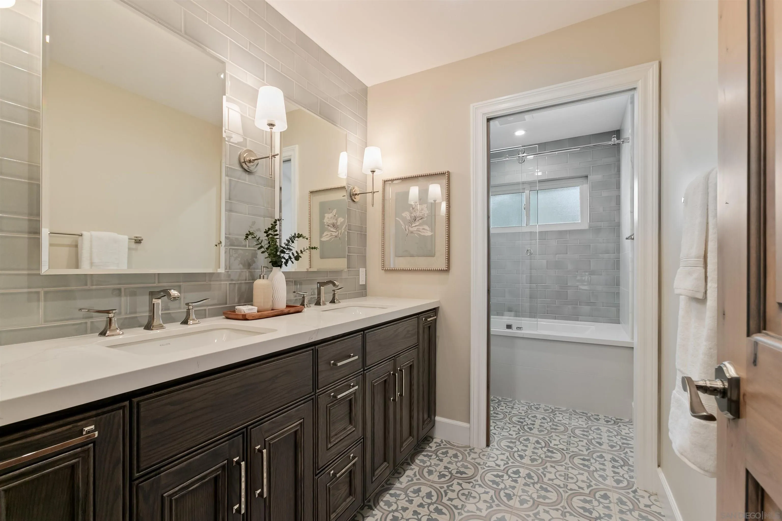 https://cdn.realtyfeed.com/cdn/127/260010896/bf2861e9729ec5f3a049acfb9a7ab5fb.webp
