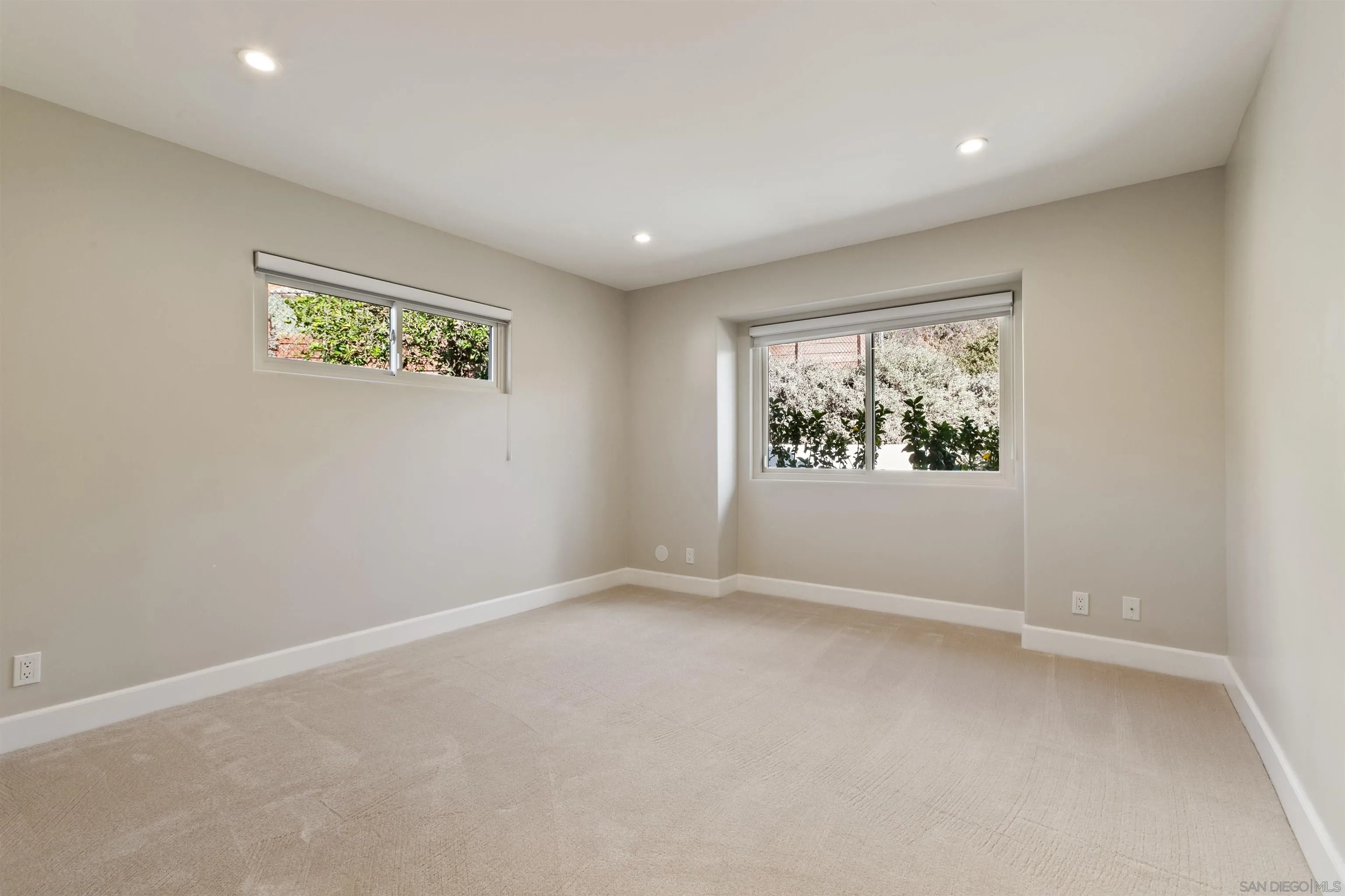 https://cdn.realtyfeed.com/cdn/127/260010896/d63206ee3d7dea0066d4f081604aa430.webp