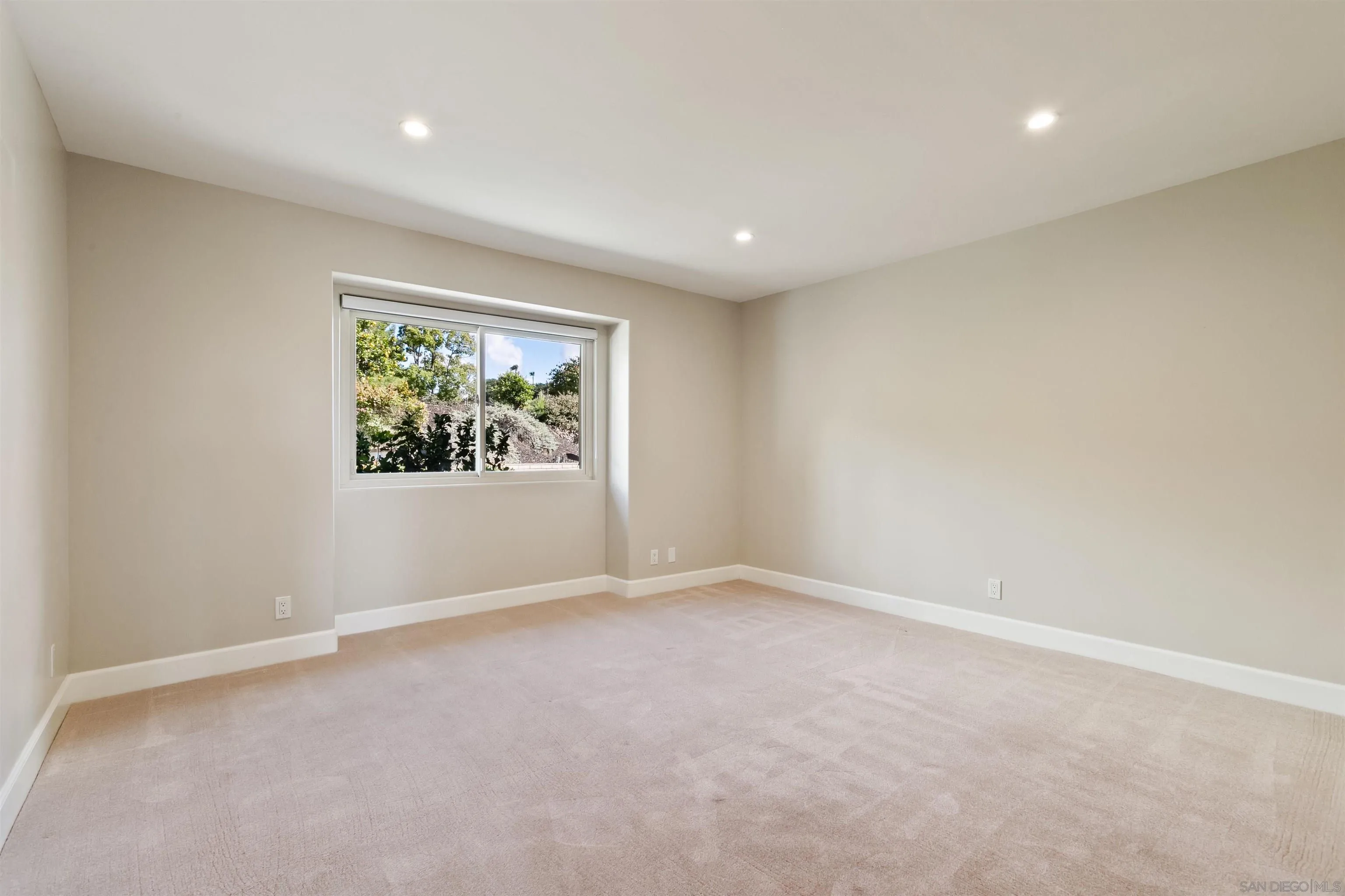 https://cdn.realtyfeed.com/cdn/127/260010896/e54649976ac42d64f1b6cd051922840c.webp
