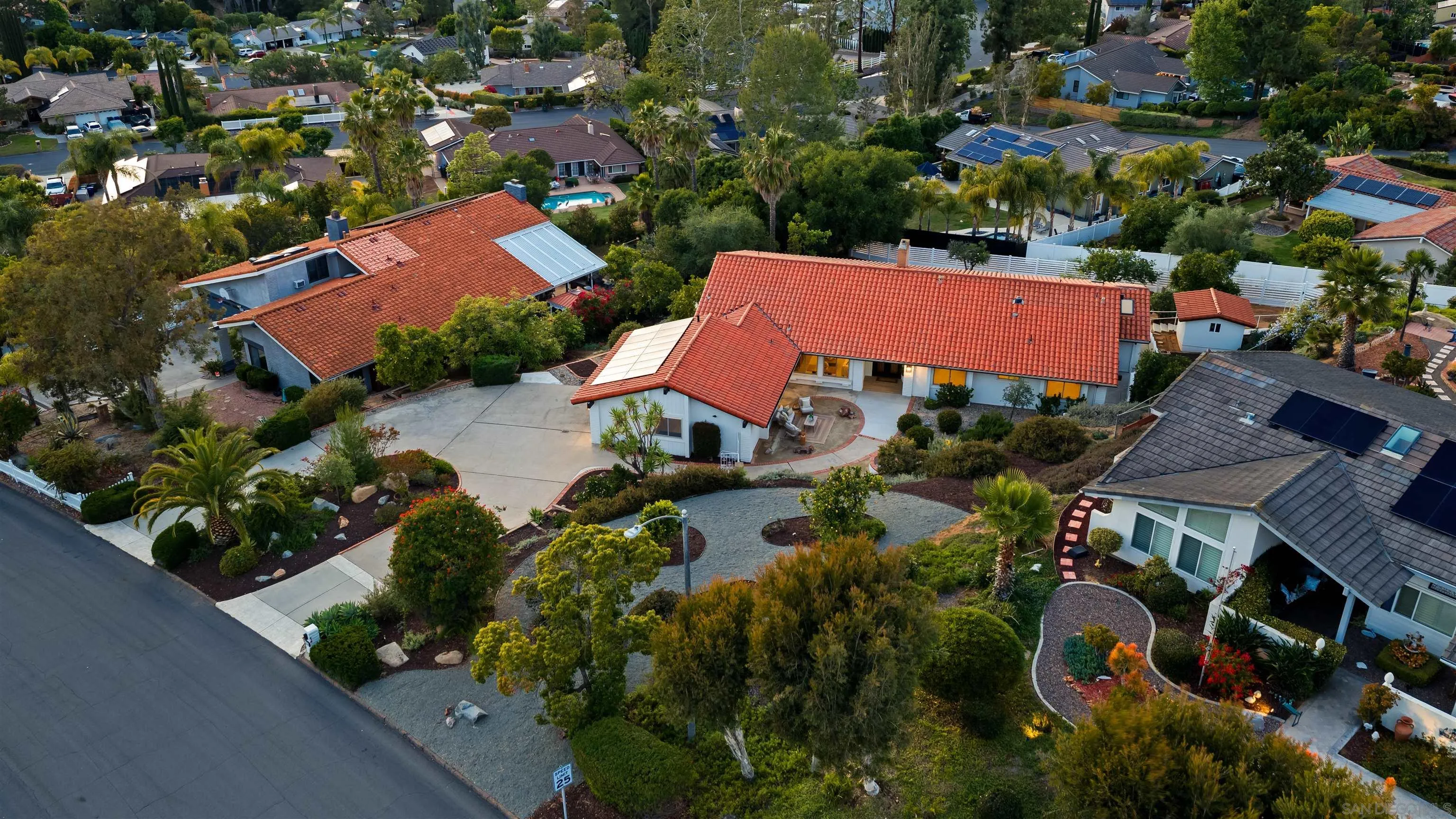 https://cdn.realtyfeed.com/cdn/127/260010896/e6aeada0954c11ee38f7d9905ed7da68.webp
