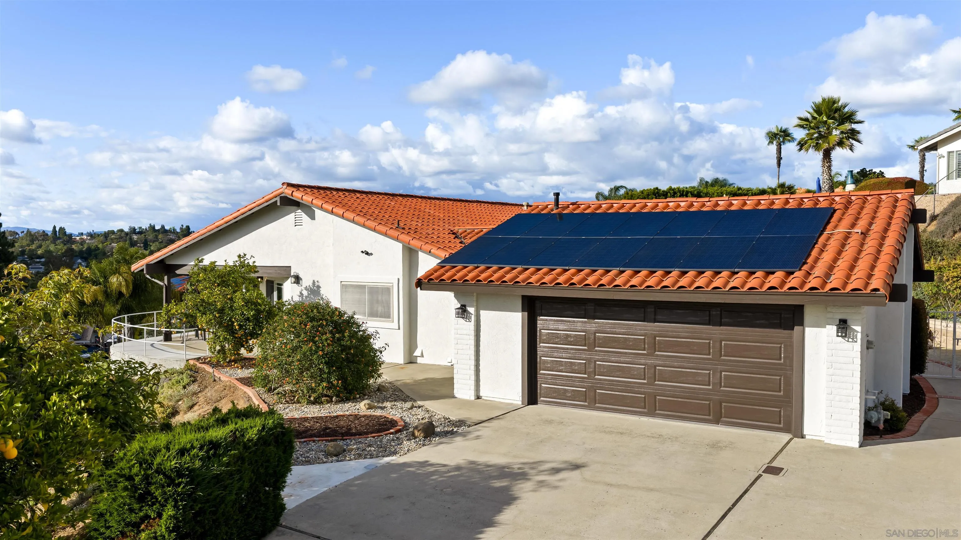 https://cdn.realtyfeed.com/cdn/127/260010896/fffb328dfd429a352324a444933cd691.webp