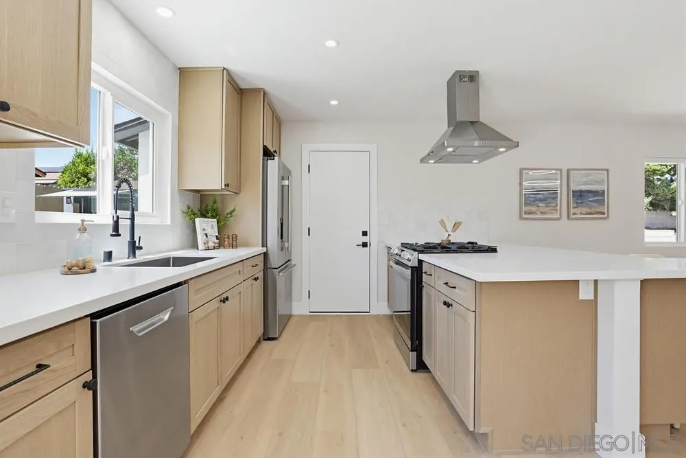https://cdn.realtyfeed.com/cdn/127/260010897/208aa3a1fd224ef0fa57a2b254e7407b.webp