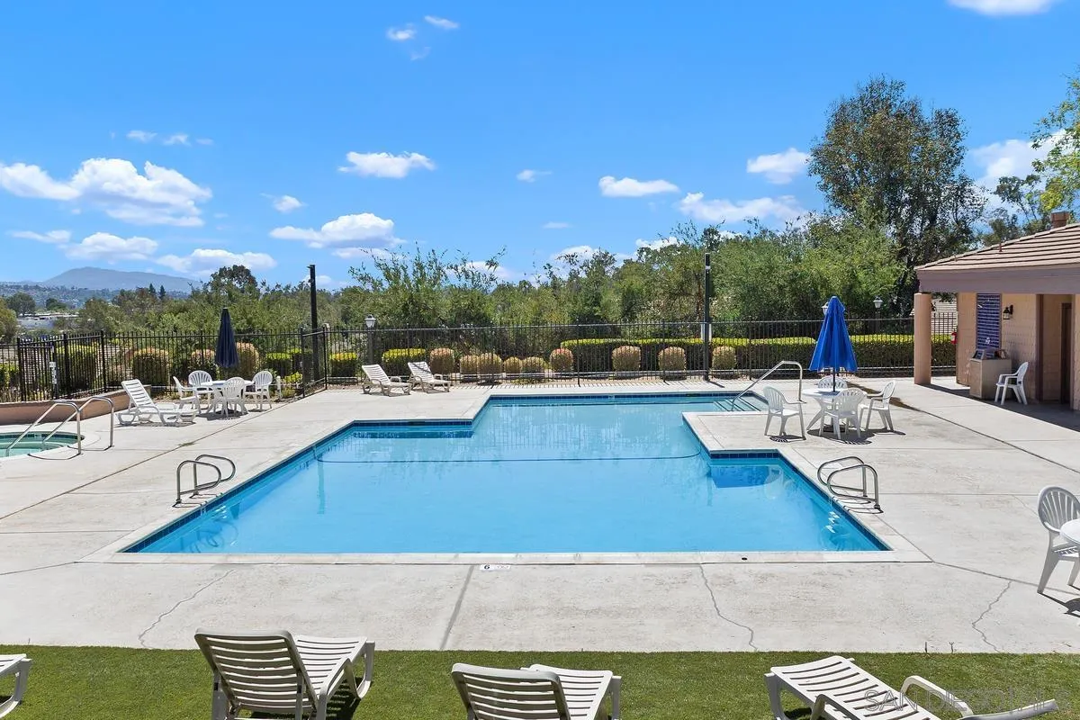 Photo #33: 260010898 Listing: Photo #33