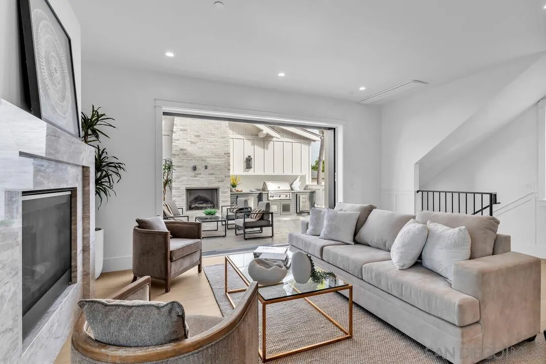 https://cdn.realtyfeed.com/cdn/127/260010899/2c9be33cf84ea9dcfd6e64d87e1d003b.webp