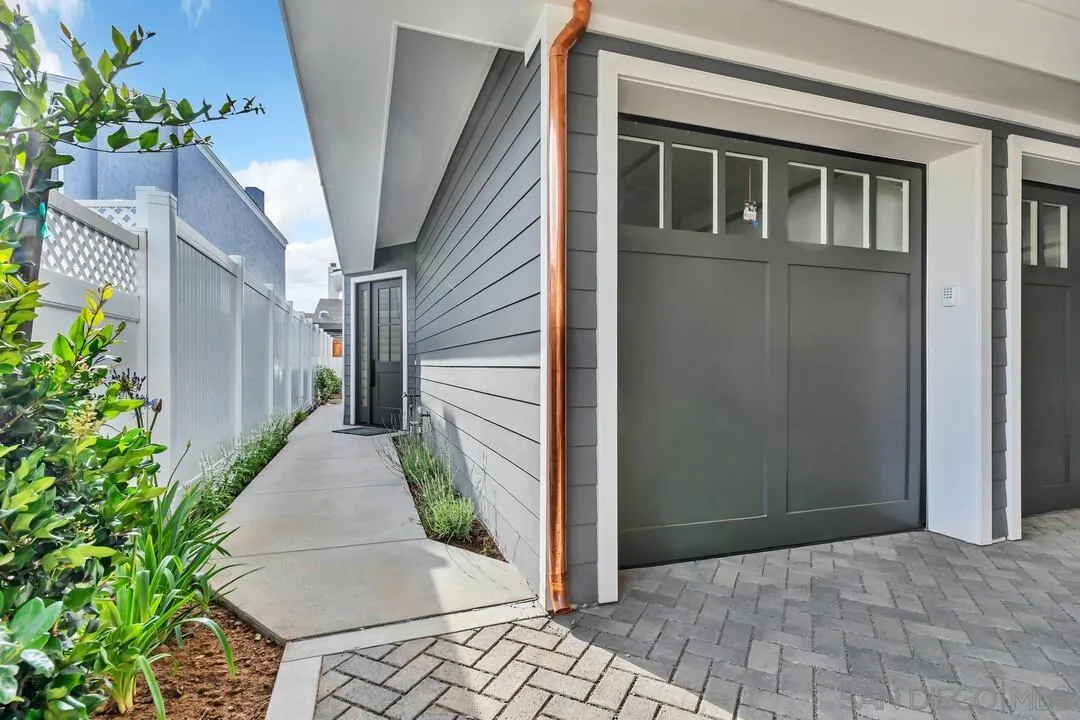 https://cdn.realtyfeed.com/cdn/127/260010899/7910016d2aa3c837a86cc145a2996aef.webp