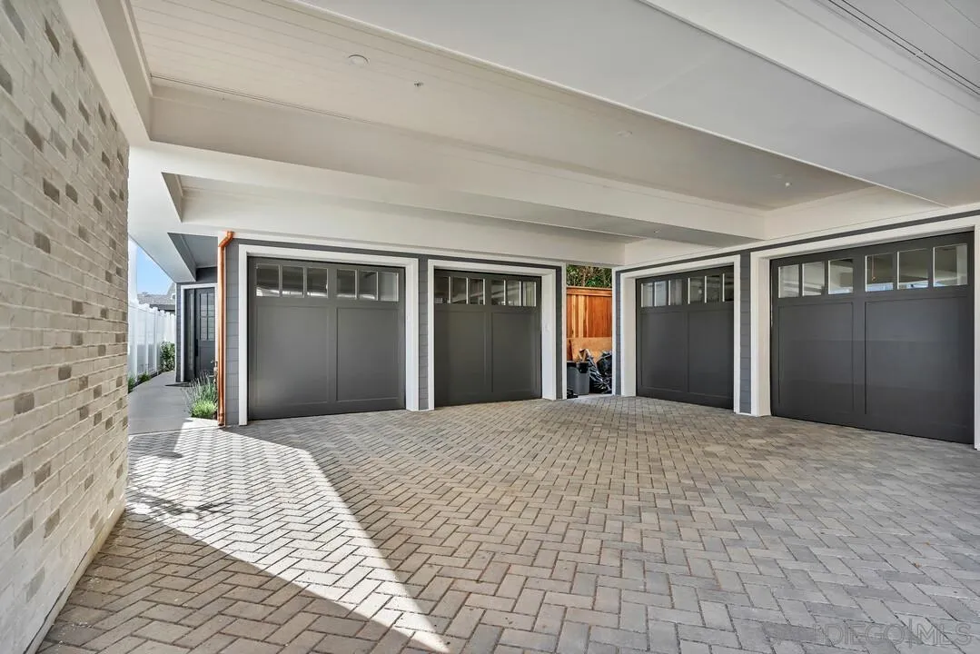 https://cdn.realtyfeed.com/cdn/127/260010899/bf87503c77e9afd56ed3711c1fb04a1e.webp