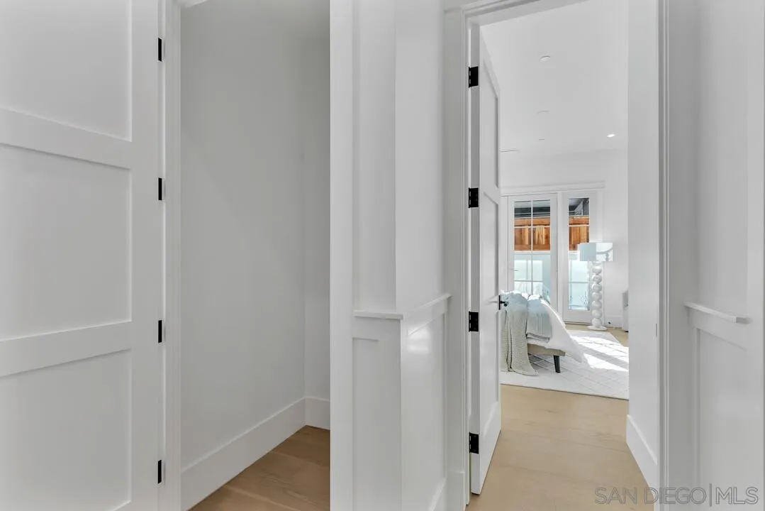 https://cdn.realtyfeed.com/cdn/127/260010899/d4e403719f8ba3bc1dfef509d174ba4e.webp