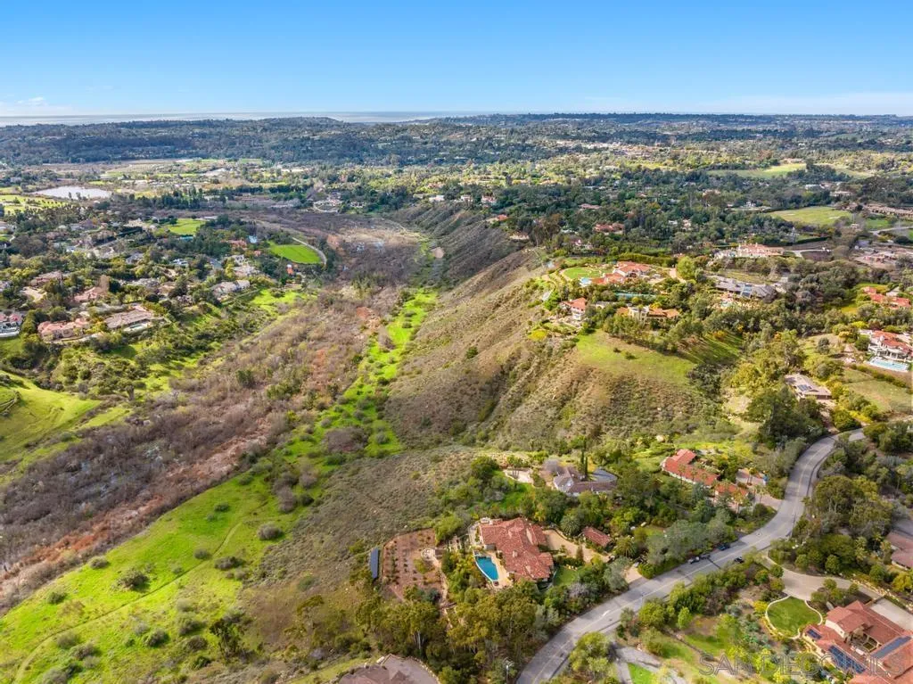 https://cdn.realtyfeed.com/cdn/127/2600109/0725a51a846a739375354e31de7d1176.webp