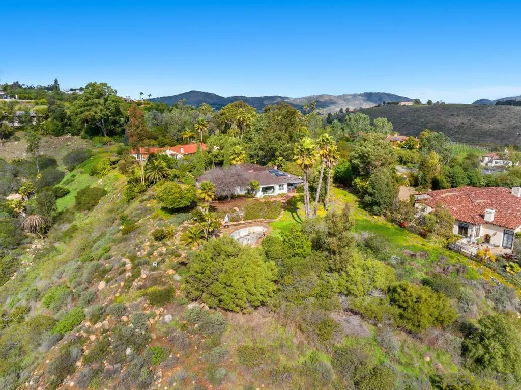 https://cdn.realtyfeed.com/cdn/127/2600109/a90400b48688248e17ce5ce10d61644d.webp