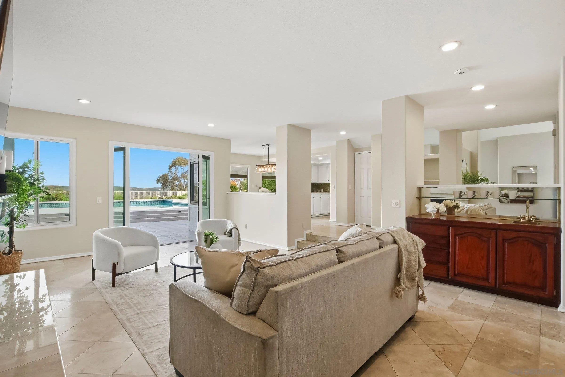 https://cdn.realtyfeed.com/cdn/127/260010900/3339e42581ccab67ae6ba905b508e5d6.webp
