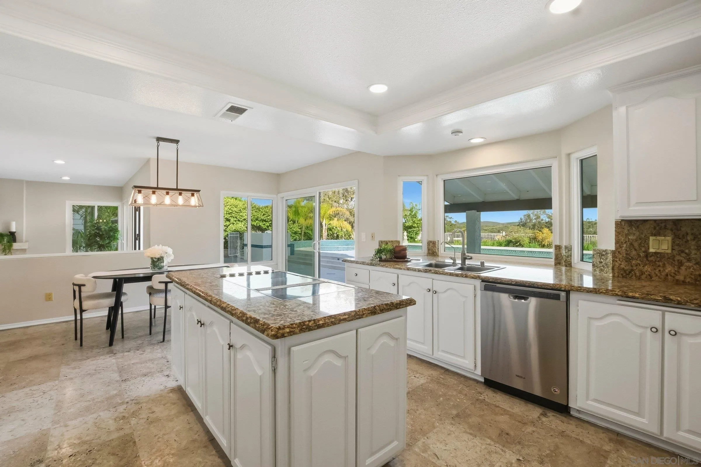 https://cdn.realtyfeed.com/cdn/127/260010900/3437470c970edfb8e316b1316a8f7f98.webp
