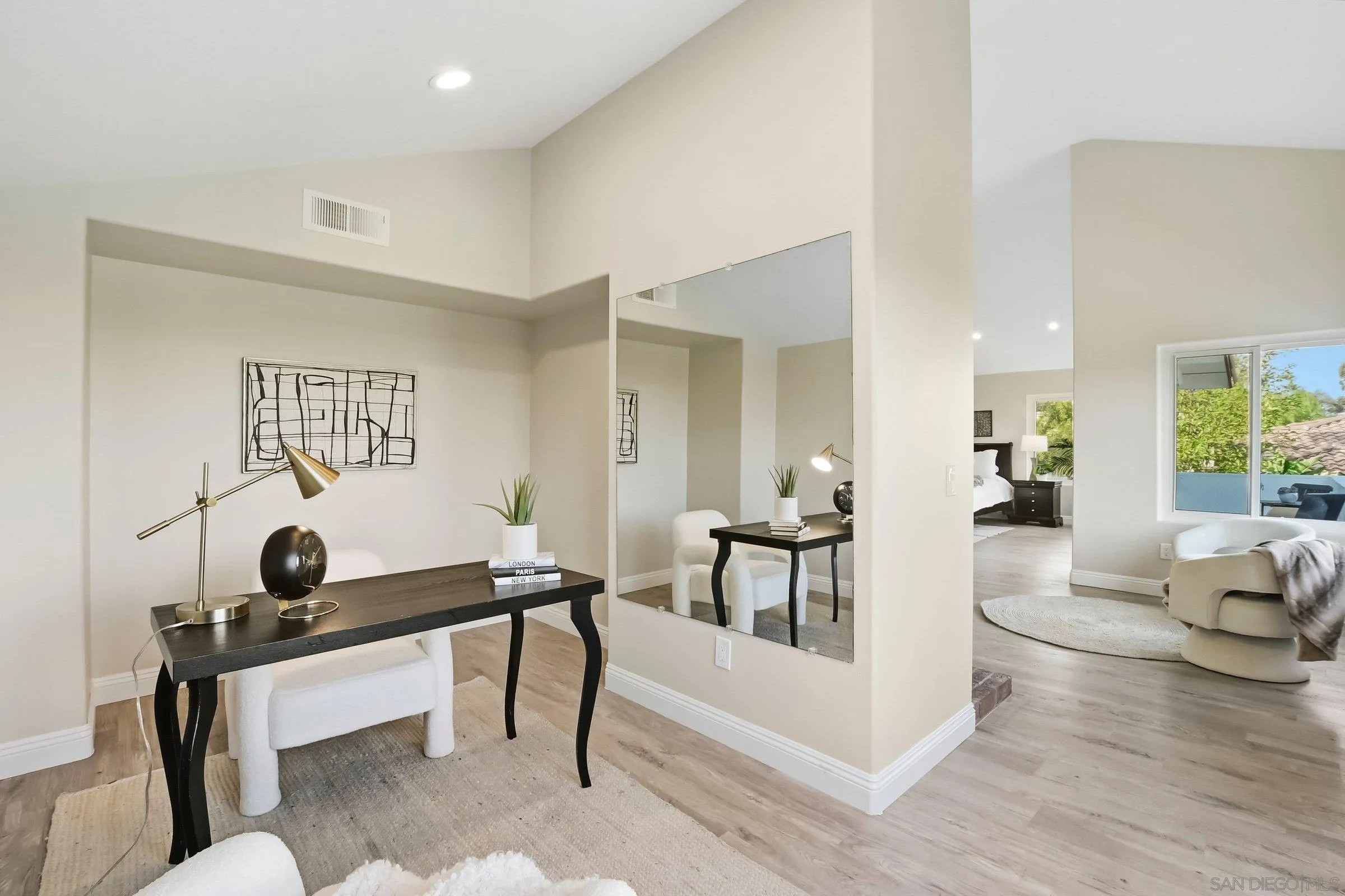 https://cdn.realtyfeed.com/cdn/127/260010900/3bd4879fdce040ad0617129657adda43.webp