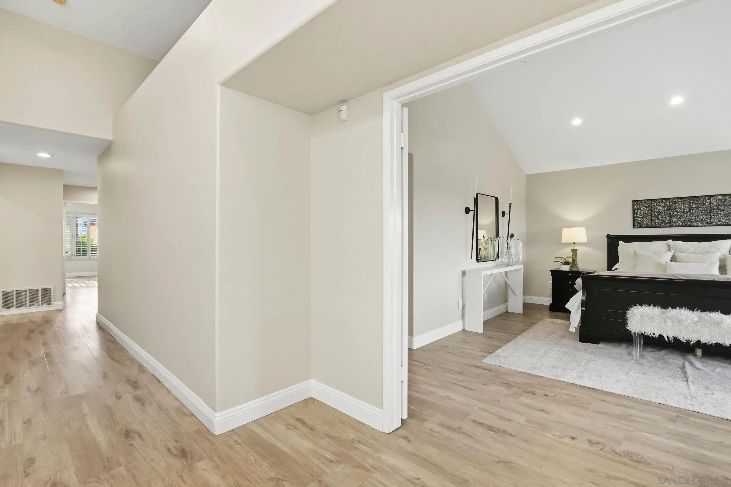 https://cdn.realtyfeed.com/cdn/127/260010900/68bf4ee2449cbe287c55d015f92a4403.webp
