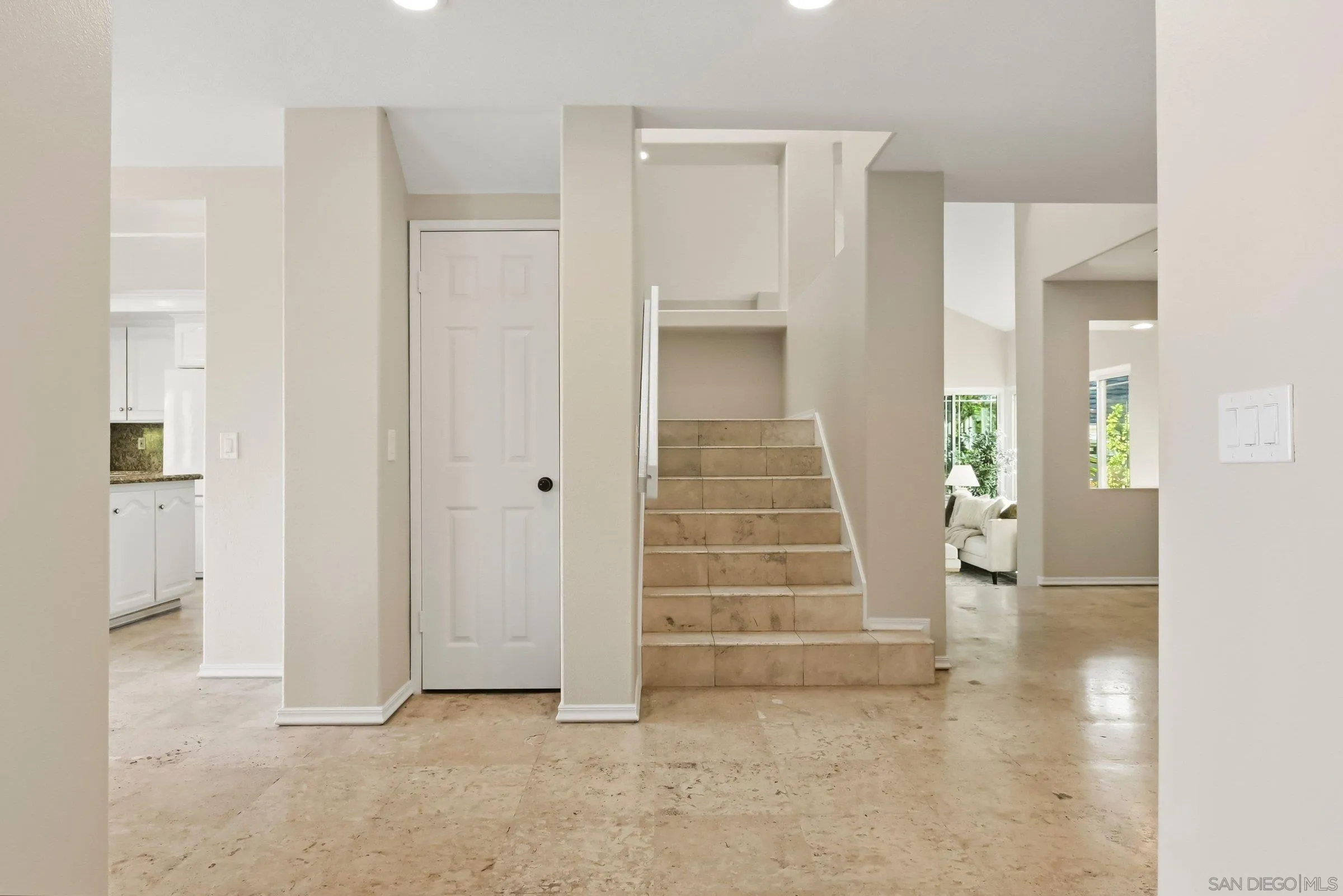 https://cdn.realtyfeed.com/cdn/127/260010900/6c5cad5f5c2fb0d8b0ec7bc235a09371.webp