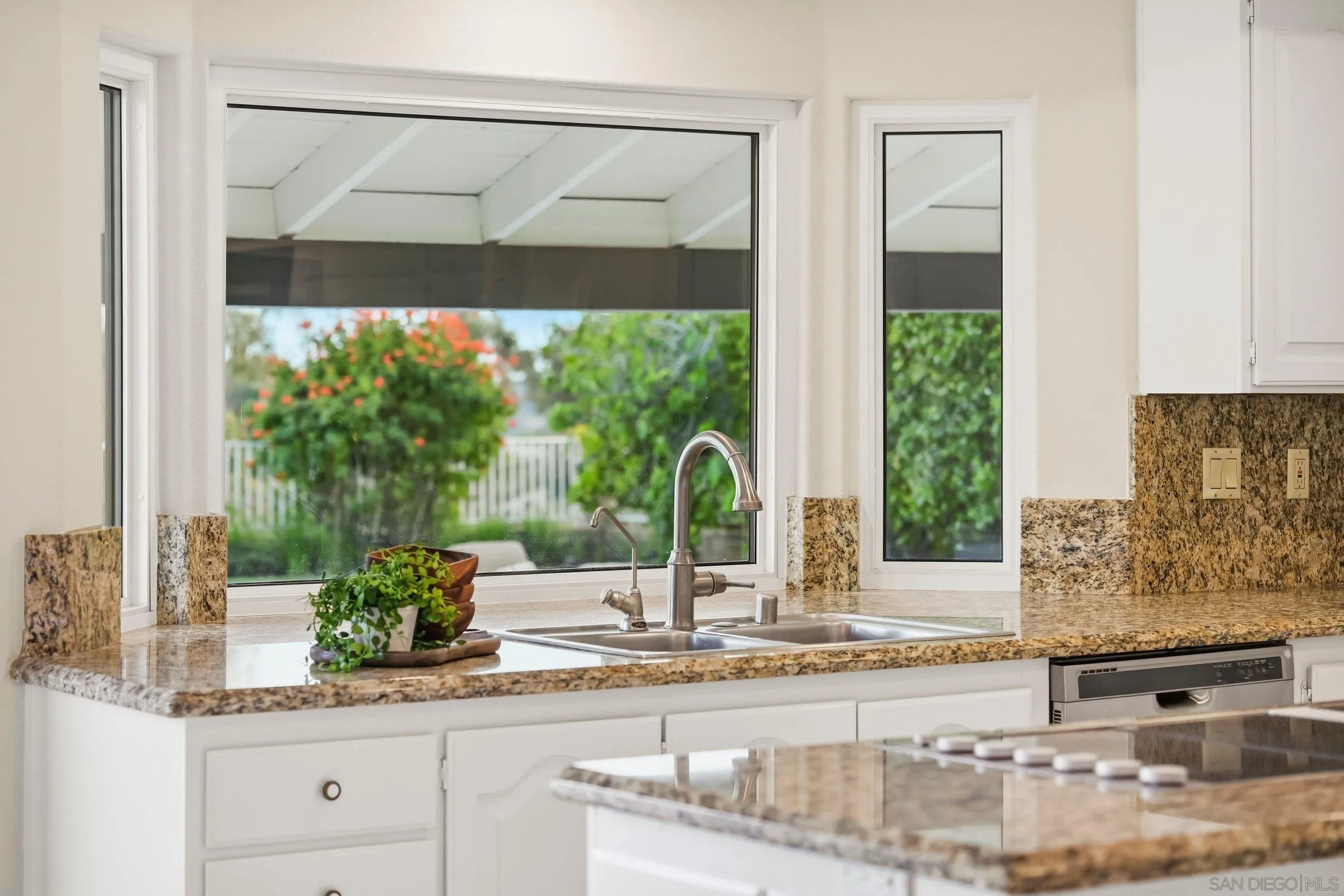 https://cdn.realtyfeed.com/cdn/127/260010900/6cf242446b0fd38f18e98efe5dcde236.webp