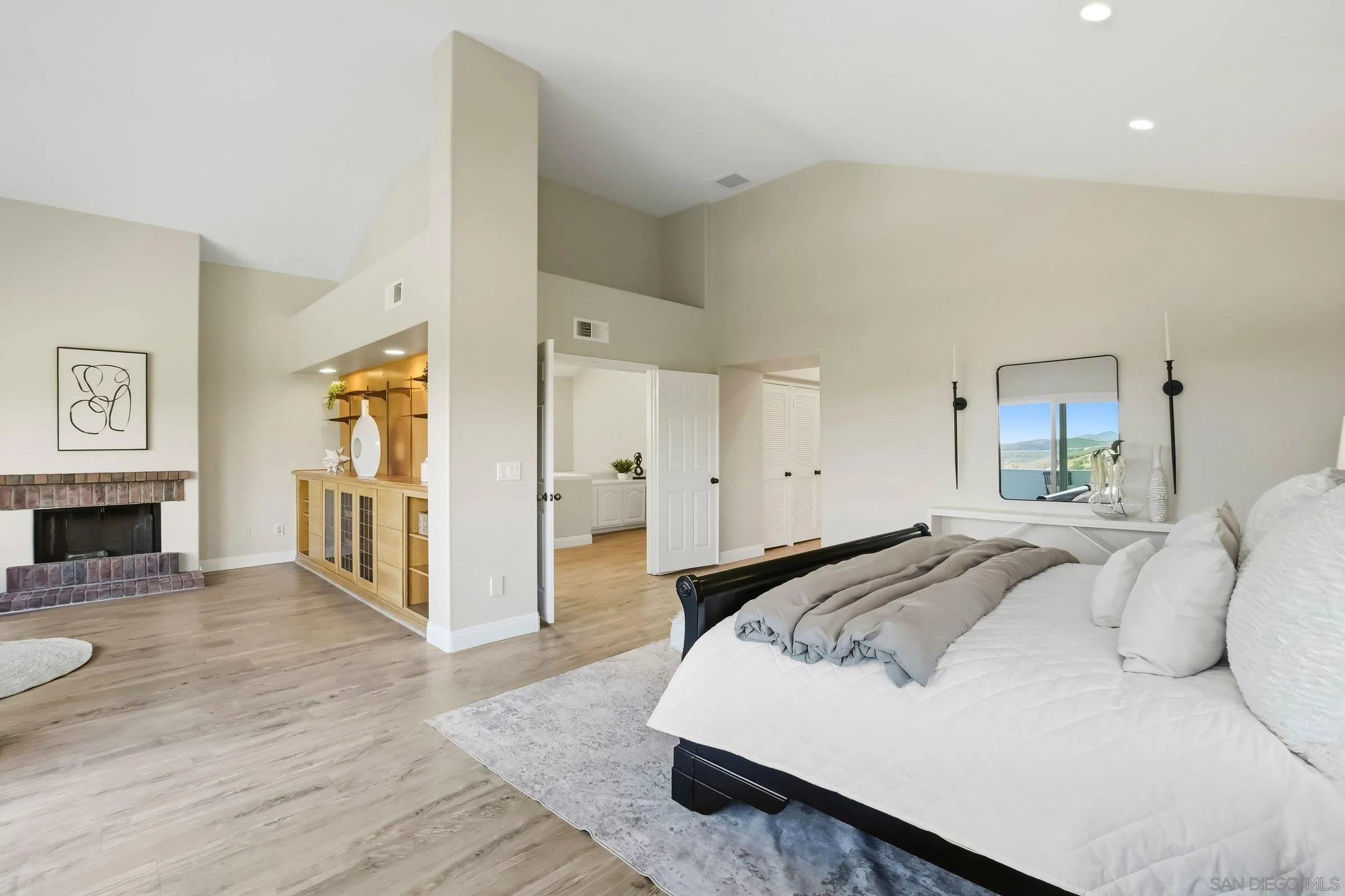 https://cdn.realtyfeed.com/cdn/127/260010900/92ab2e09a15bb841187b95885b664211.webp
