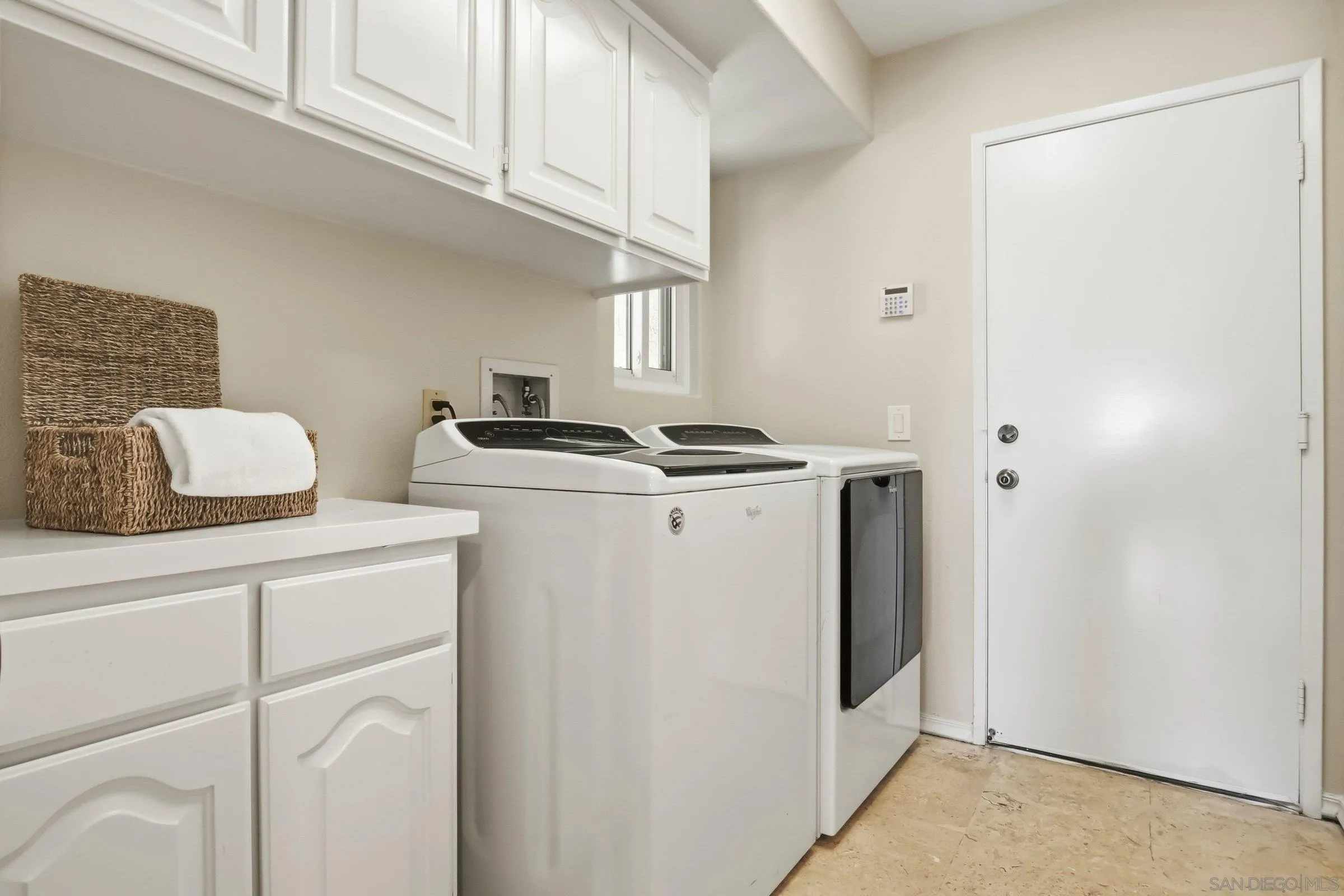 https://cdn.realtyfeed.com/cdn/127/260010900/b336334471e842b13e50c035f5c48711.webp