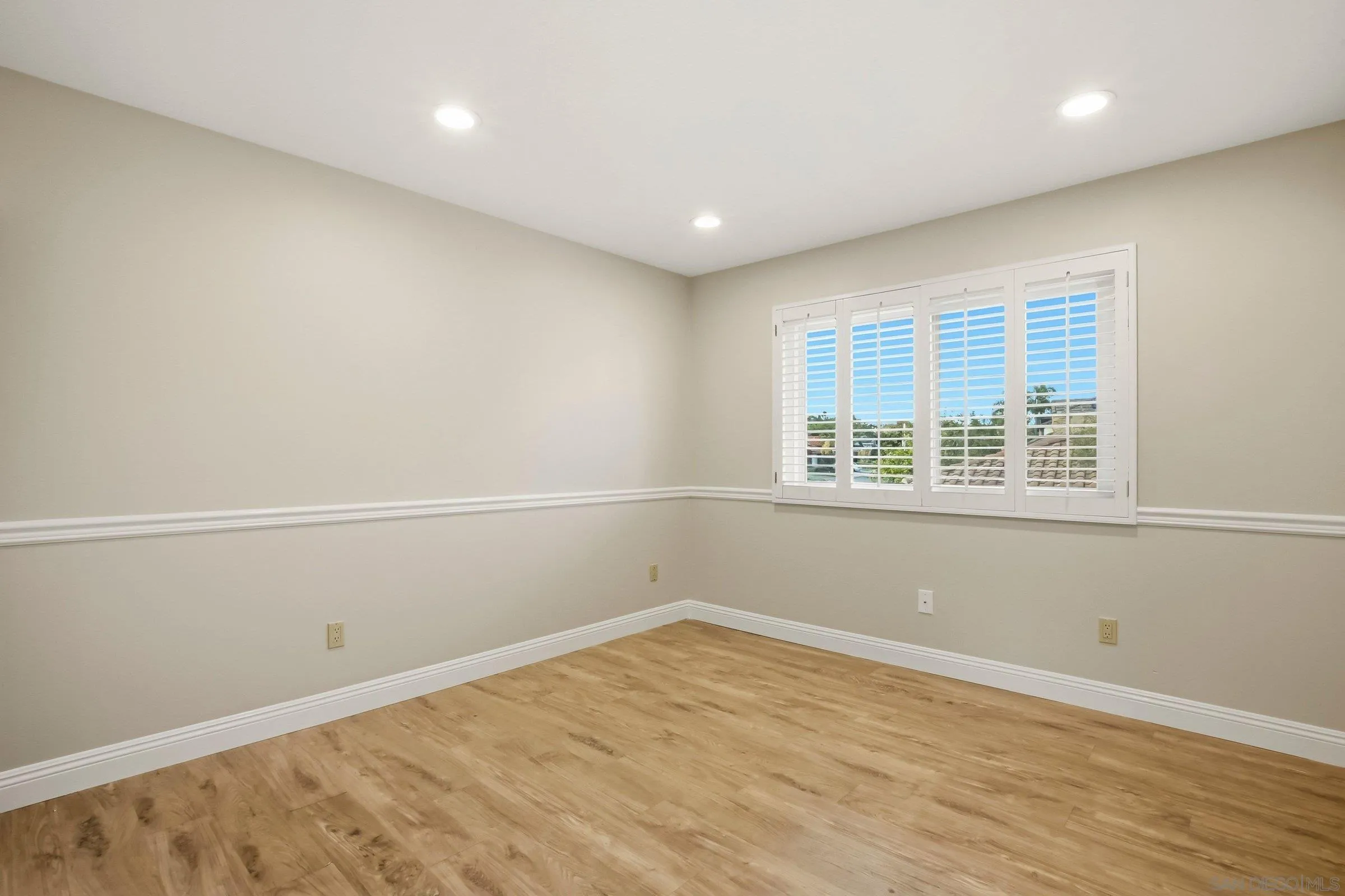 https://cdn.realtyfeed.com/cdn/127/260010900/d8dad9c4b41a8ed347d5f19f829a4b8a.webp