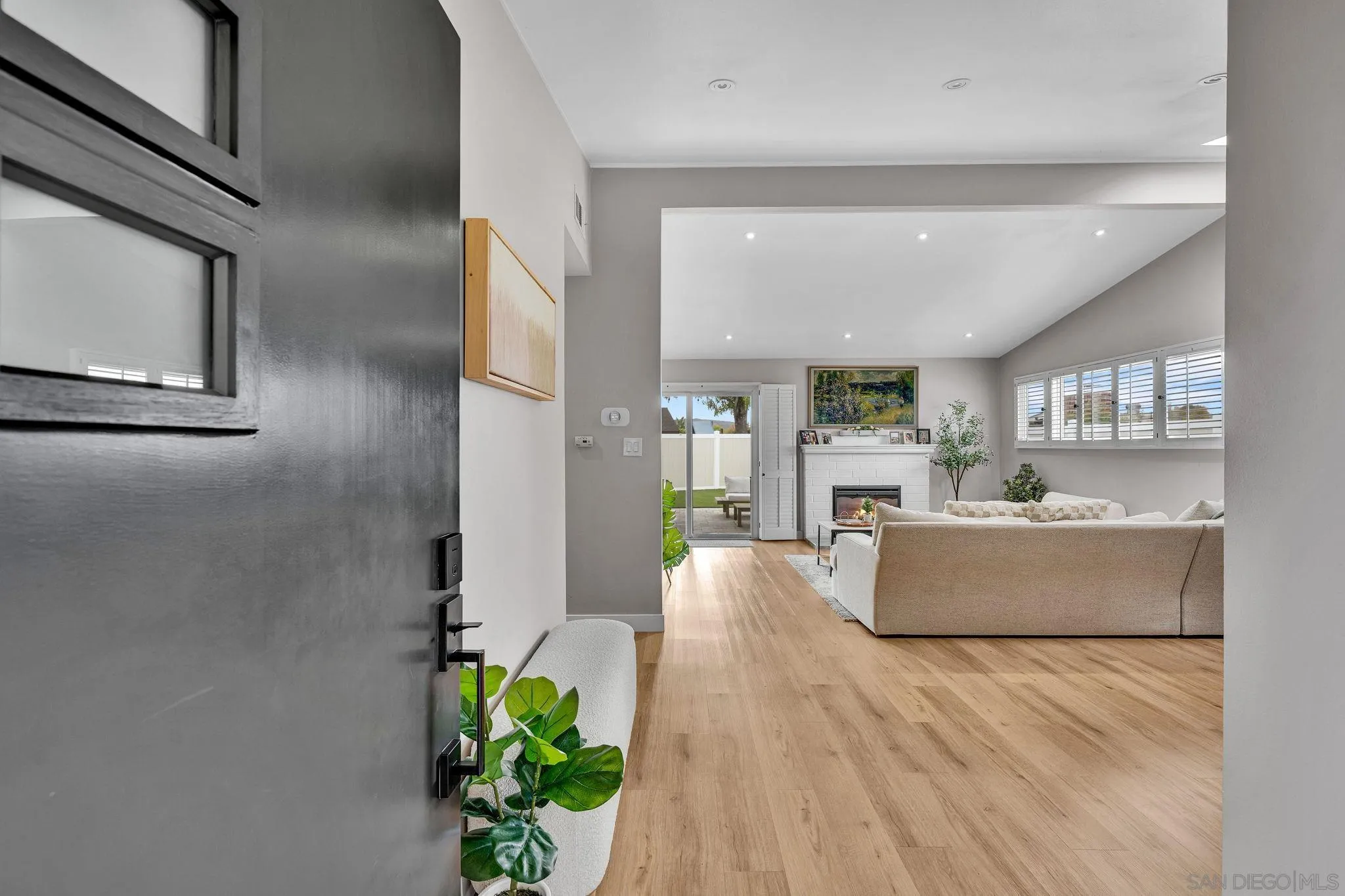 https://cdn.realtyfeed.com/cdn/127/260010901/145e90557e4ec46c9751c6b21de59a3a.webp