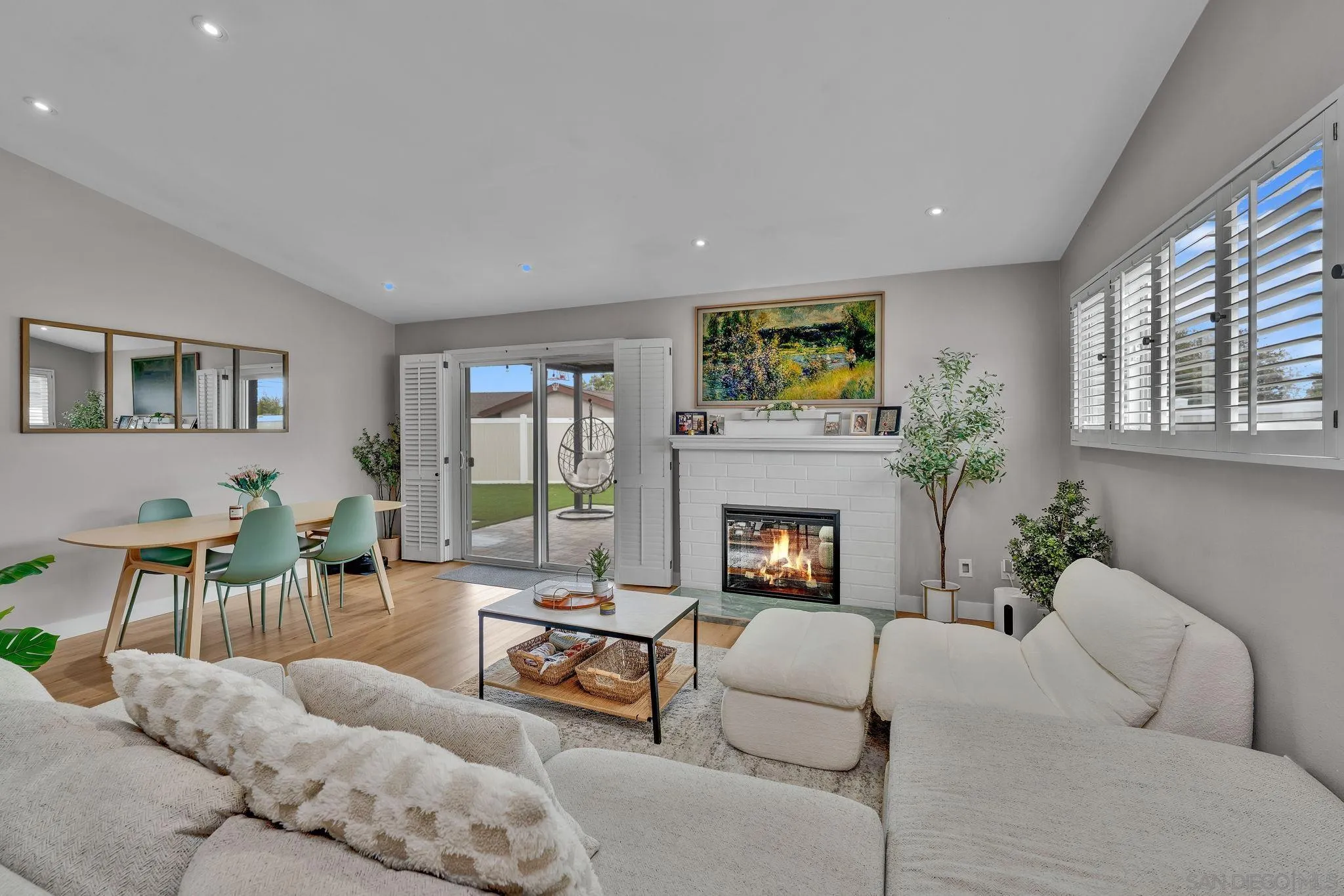 https://cdn.realtyfeed.com/cdn/127/260010901/290def057bf0fa01b53fe00f4cc5a8f3.webp