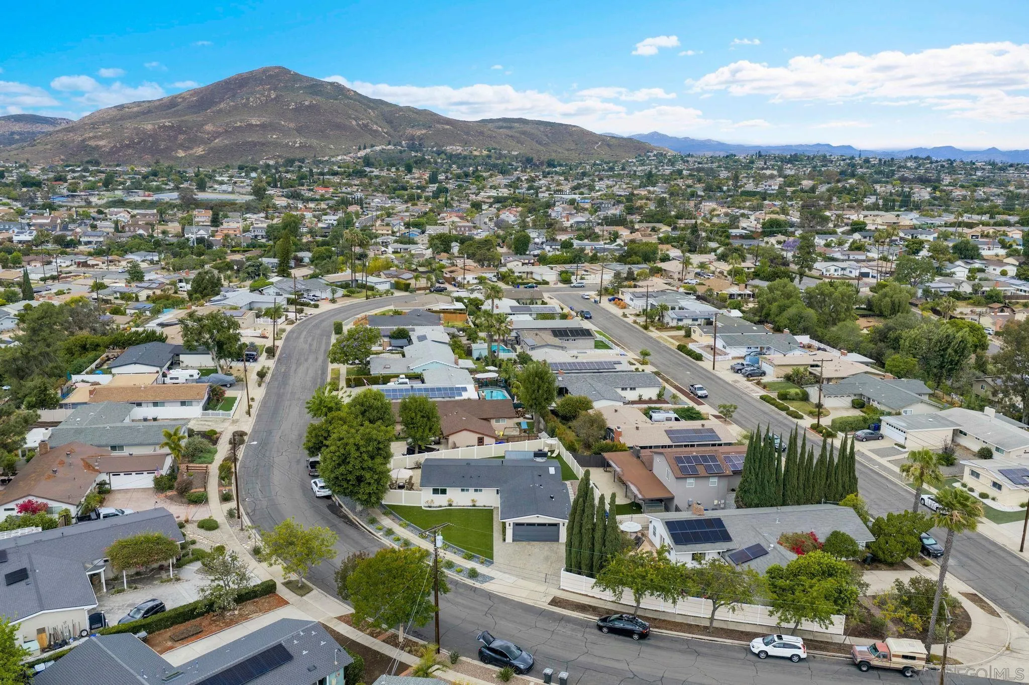 https://cdn.realtyfeed.com/cdn/127/260010901/39f03a67a43bf523266f9d8517d290cb.webp