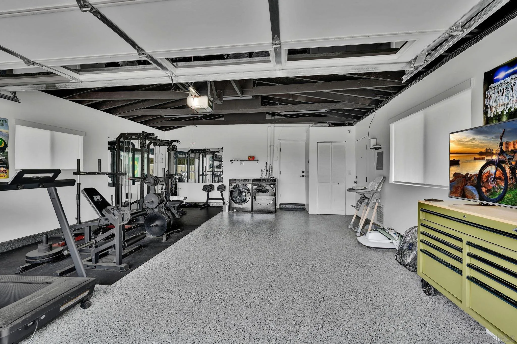 https://cdn.realtyfeed.com/cdn/127/260010901/78fbb83417333a187713d01e214860e2.webp