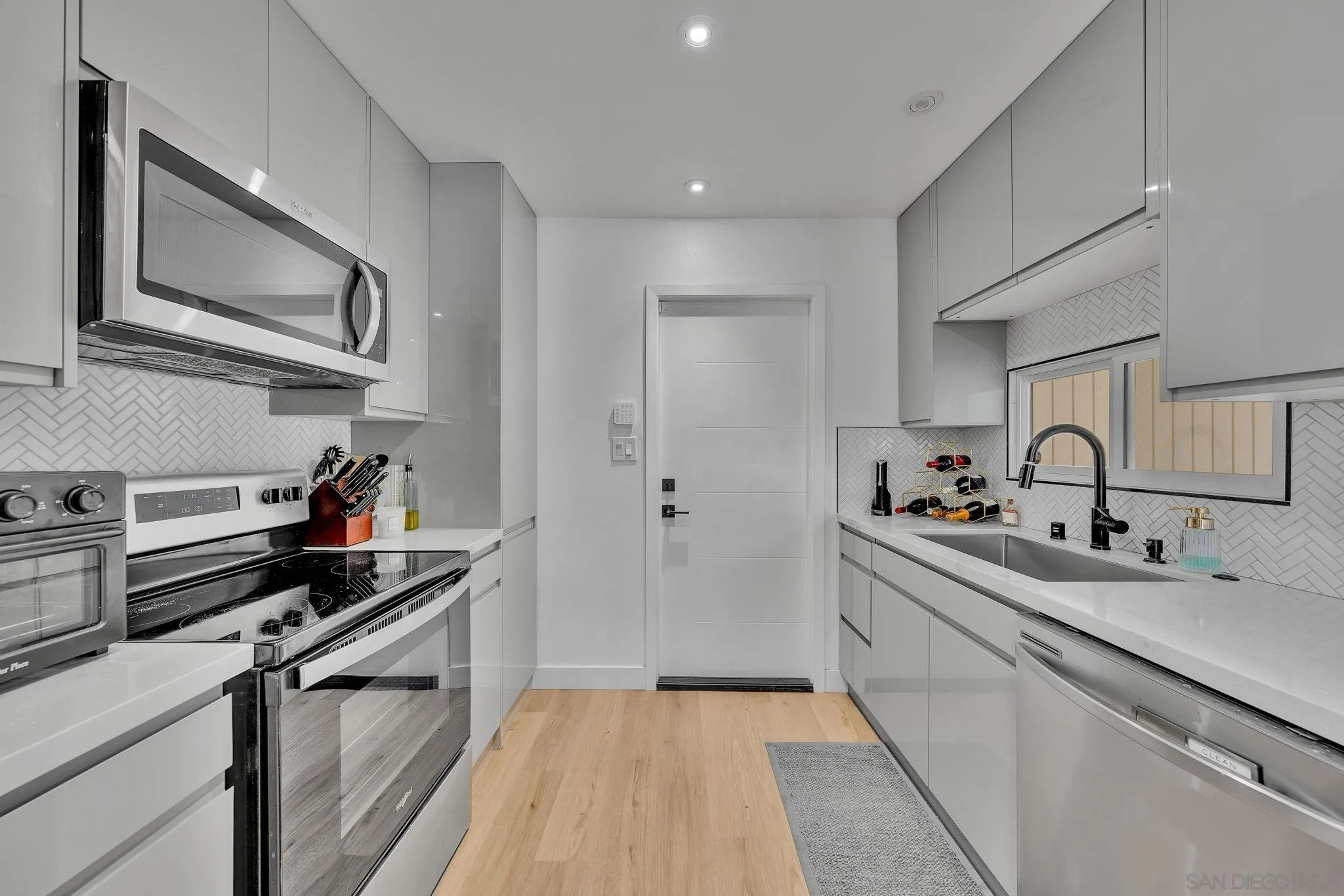 https://cdn.realtyfeed.com/cdn/127/260010901/8426ee1cdce92489d52ebb649dec4e5d.webp